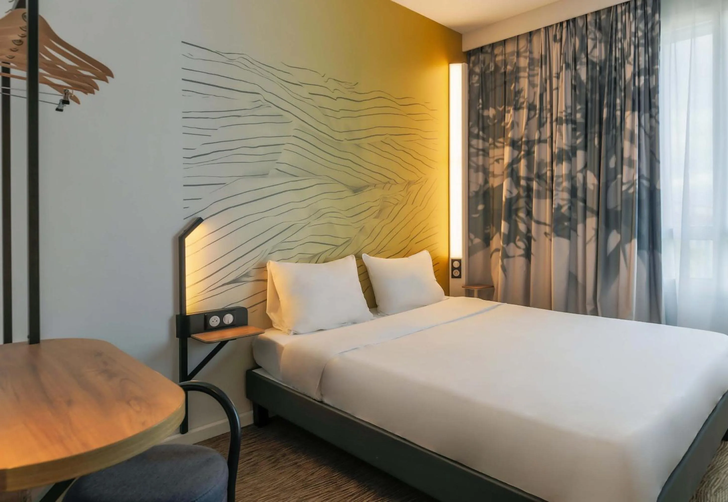 Bedroom, Bed in B&B Hôtel Thionville Centre Gare