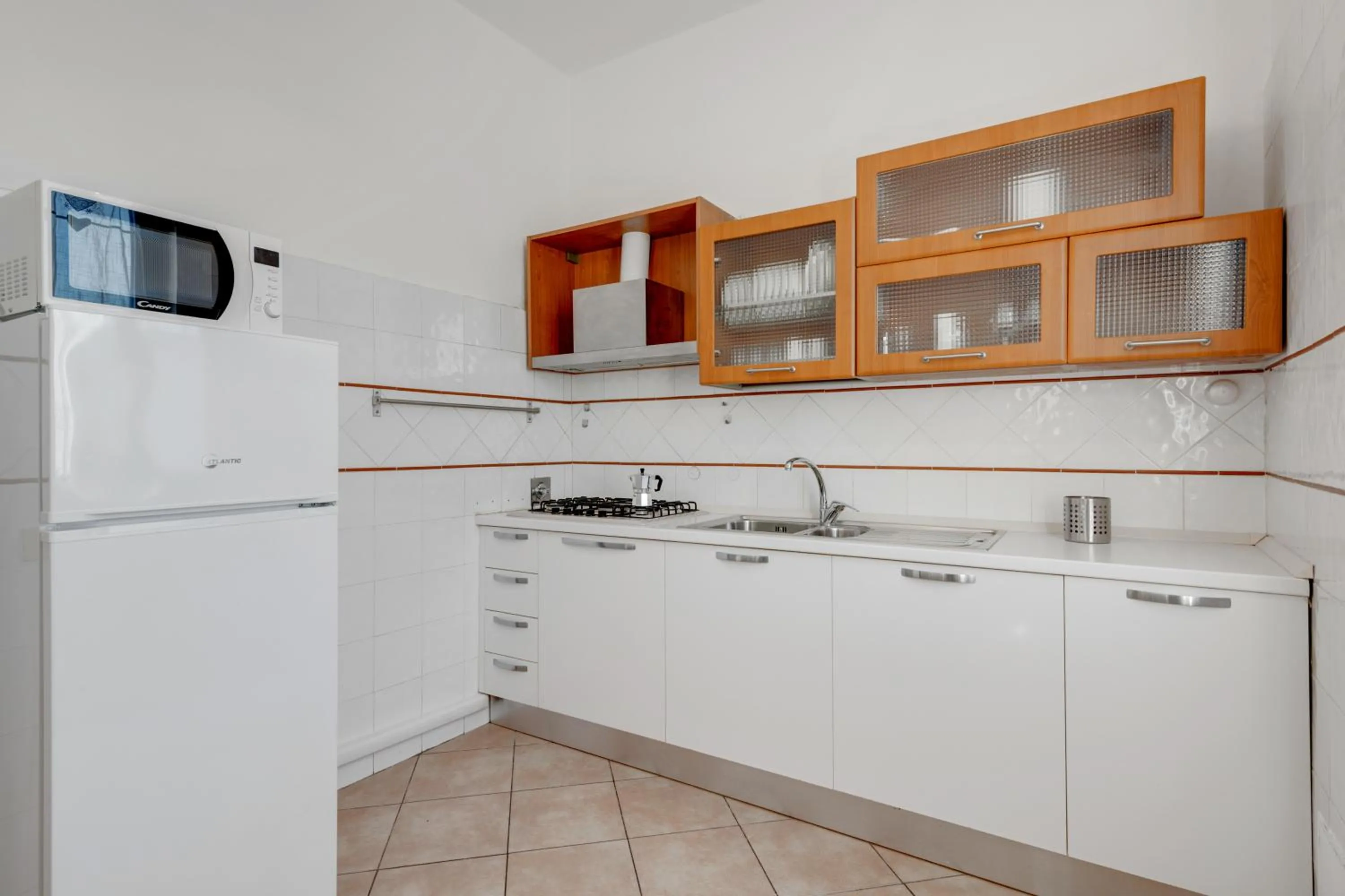 GuestHost - Lulli Cozy Apartment with Balcony