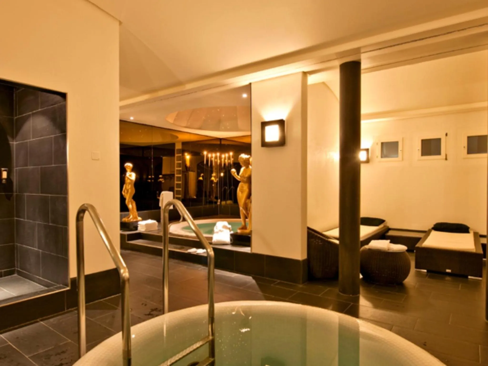 Hot Tub in Arsa Lodge Silvaplana