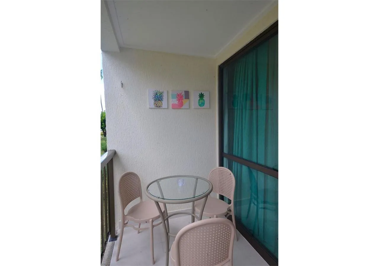 Balcony/Terrace in Flat Beach Class Muro Alto 1107
