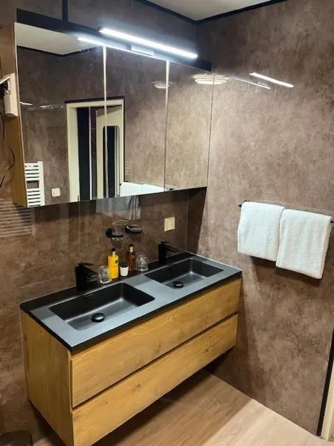 Hotel The Happy Traveler