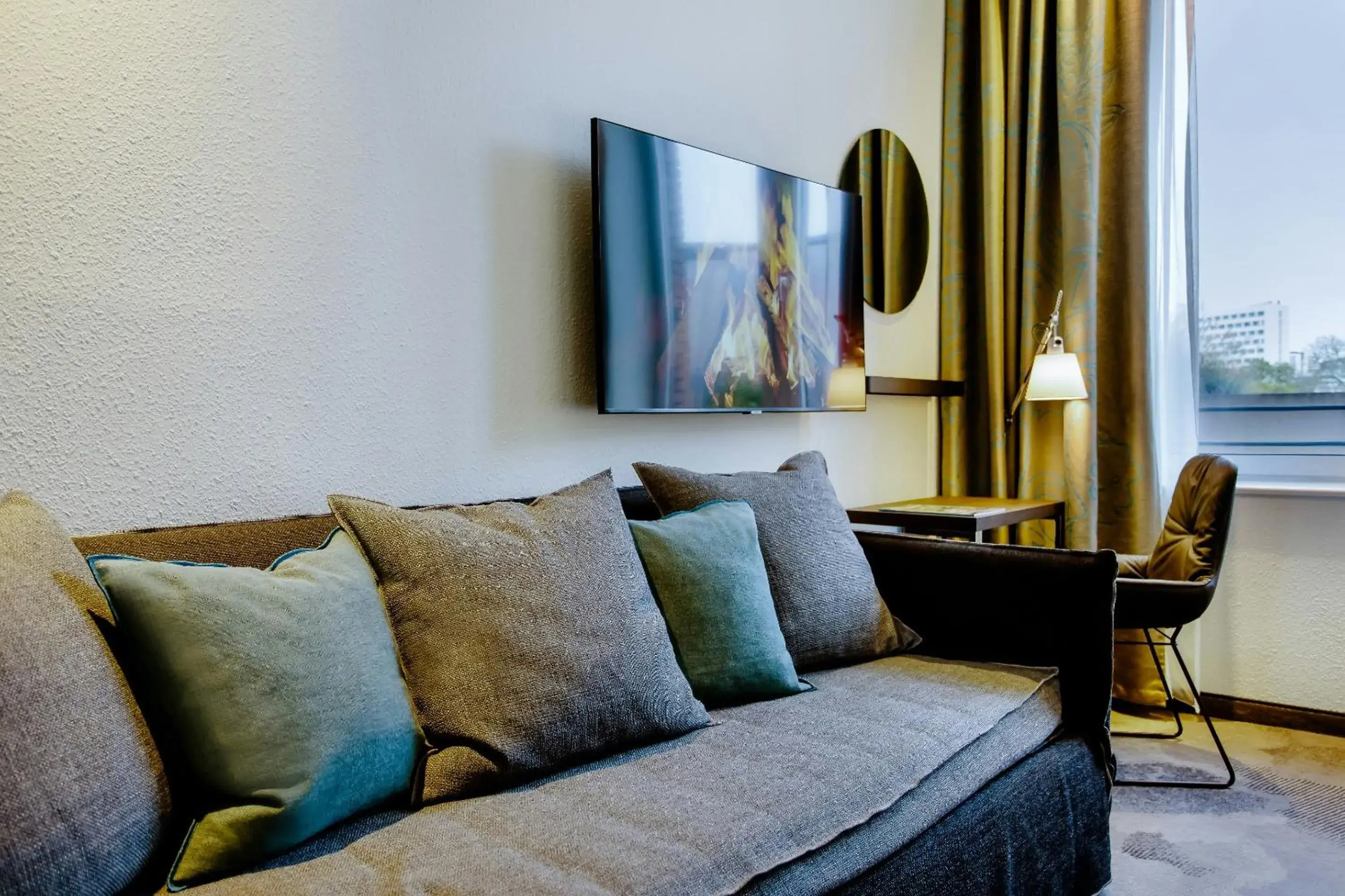 Comfort Room with Queen Size Bed in Motel One Wiesbaden Comfort Room with Queen Size Bed in Motel One Wiesbaden