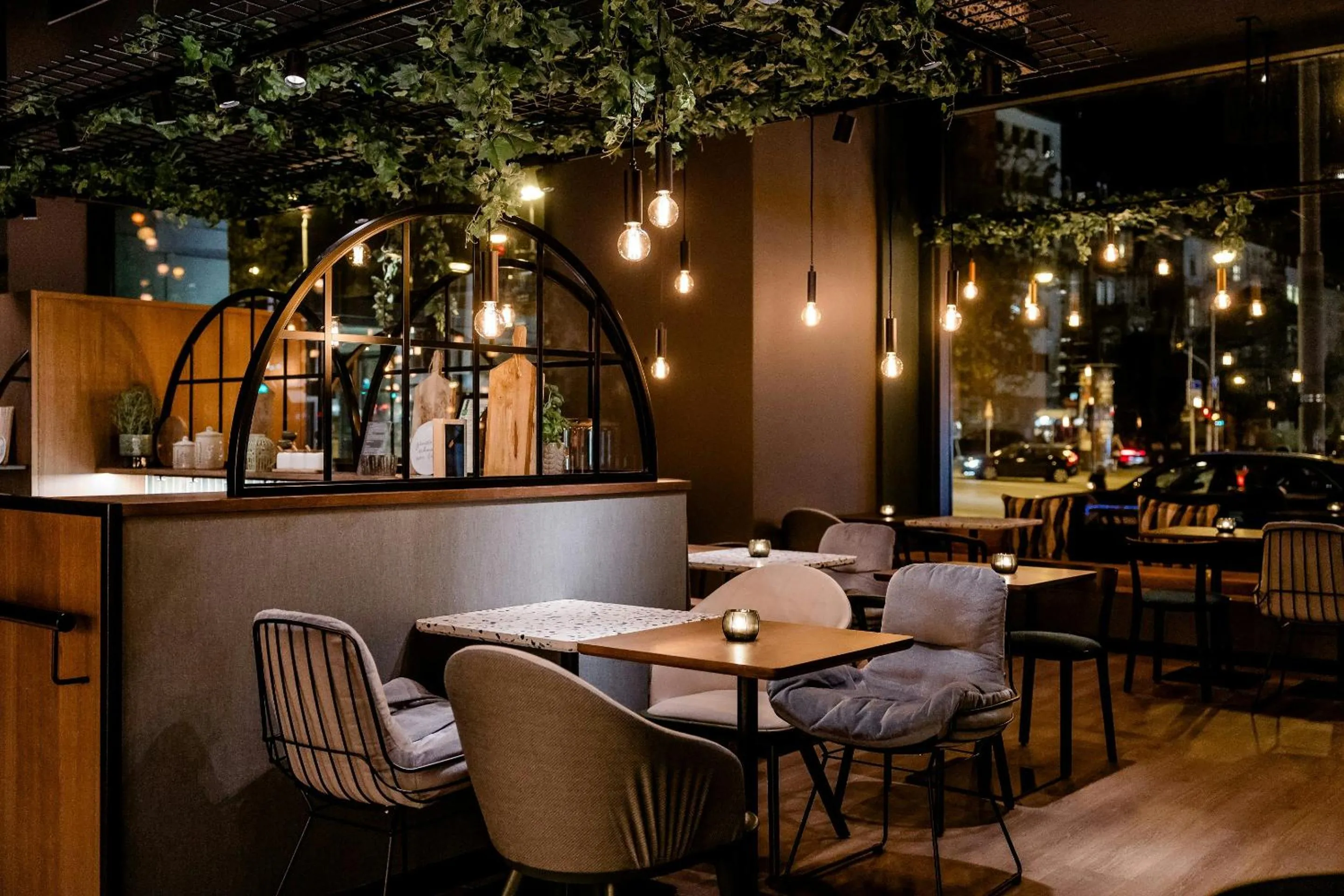 Lounge or bar in Motel One Wiesbaden