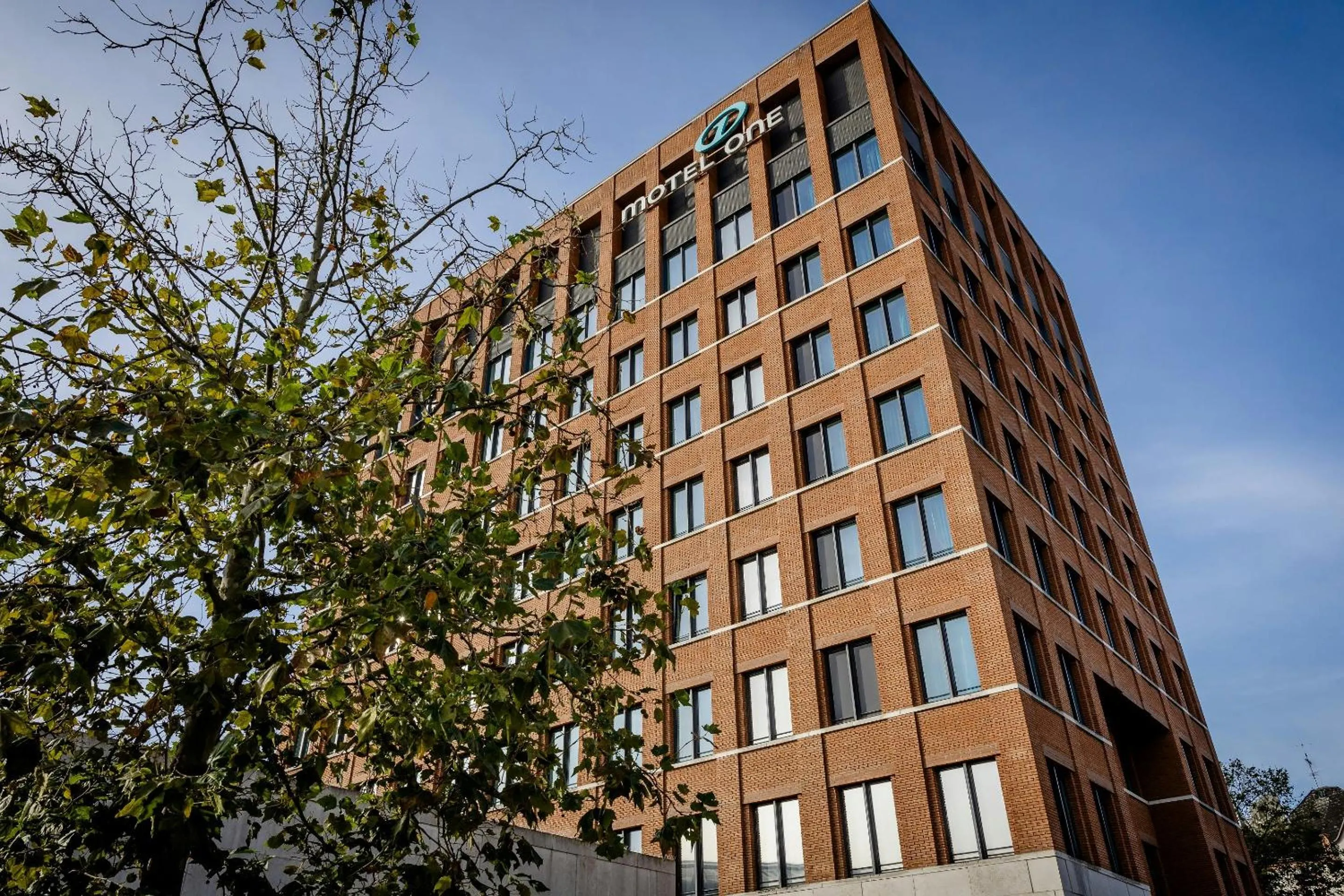 Facade/entrance in Motel One Wiesbaden