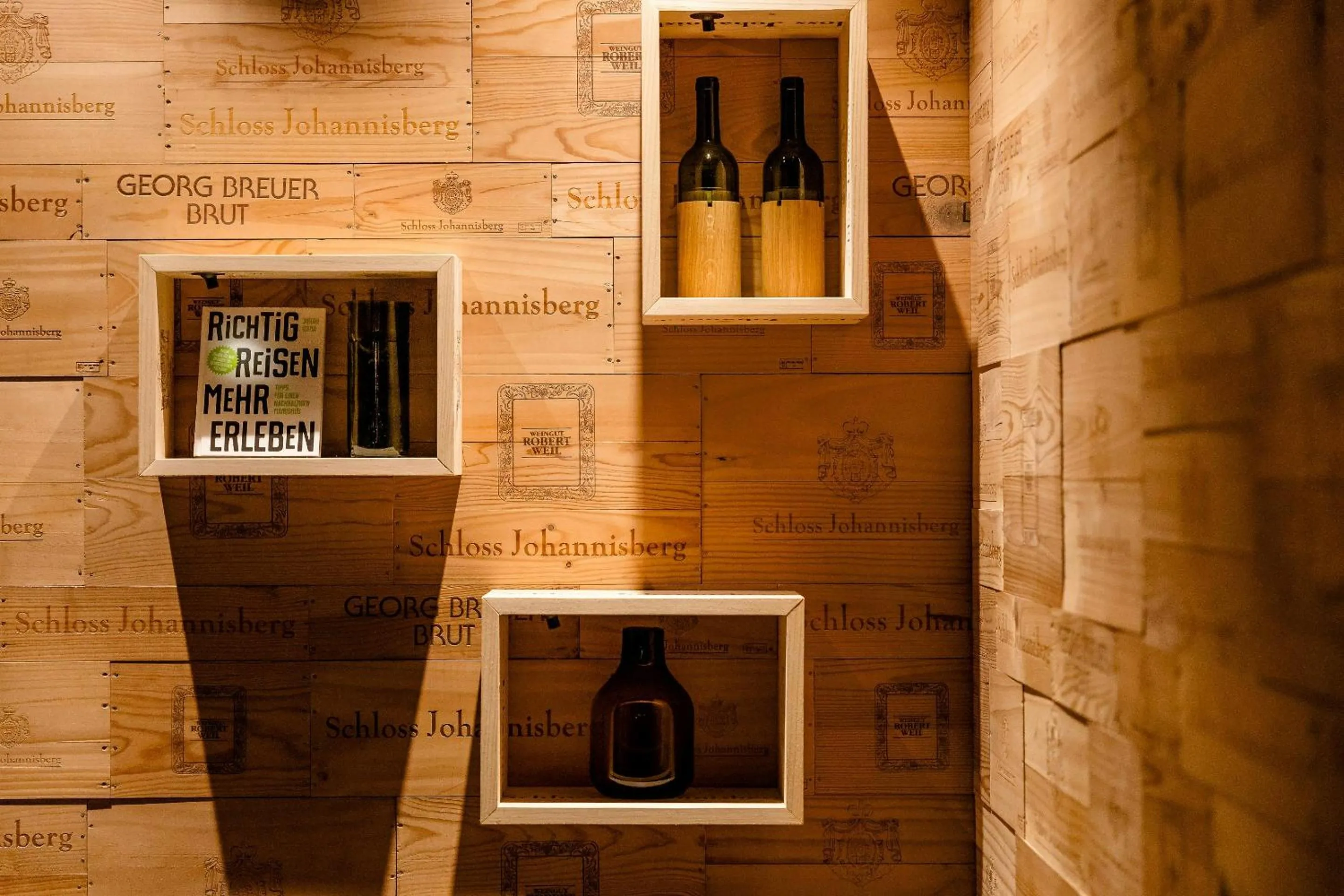 Lounge or bar in Motel One Wiesbaden