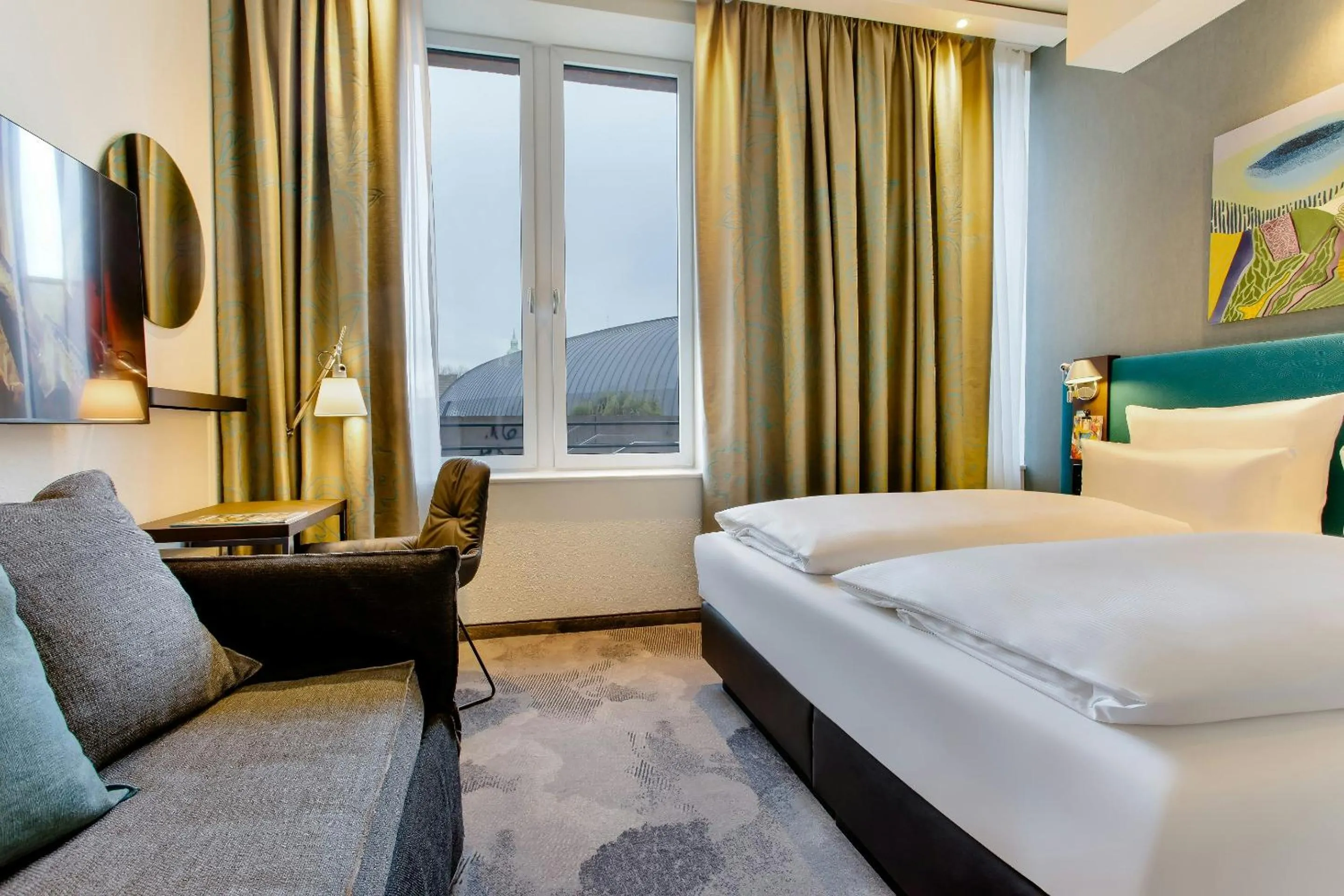 Photo of the whole room, Bed in Motel One Wiesbaden