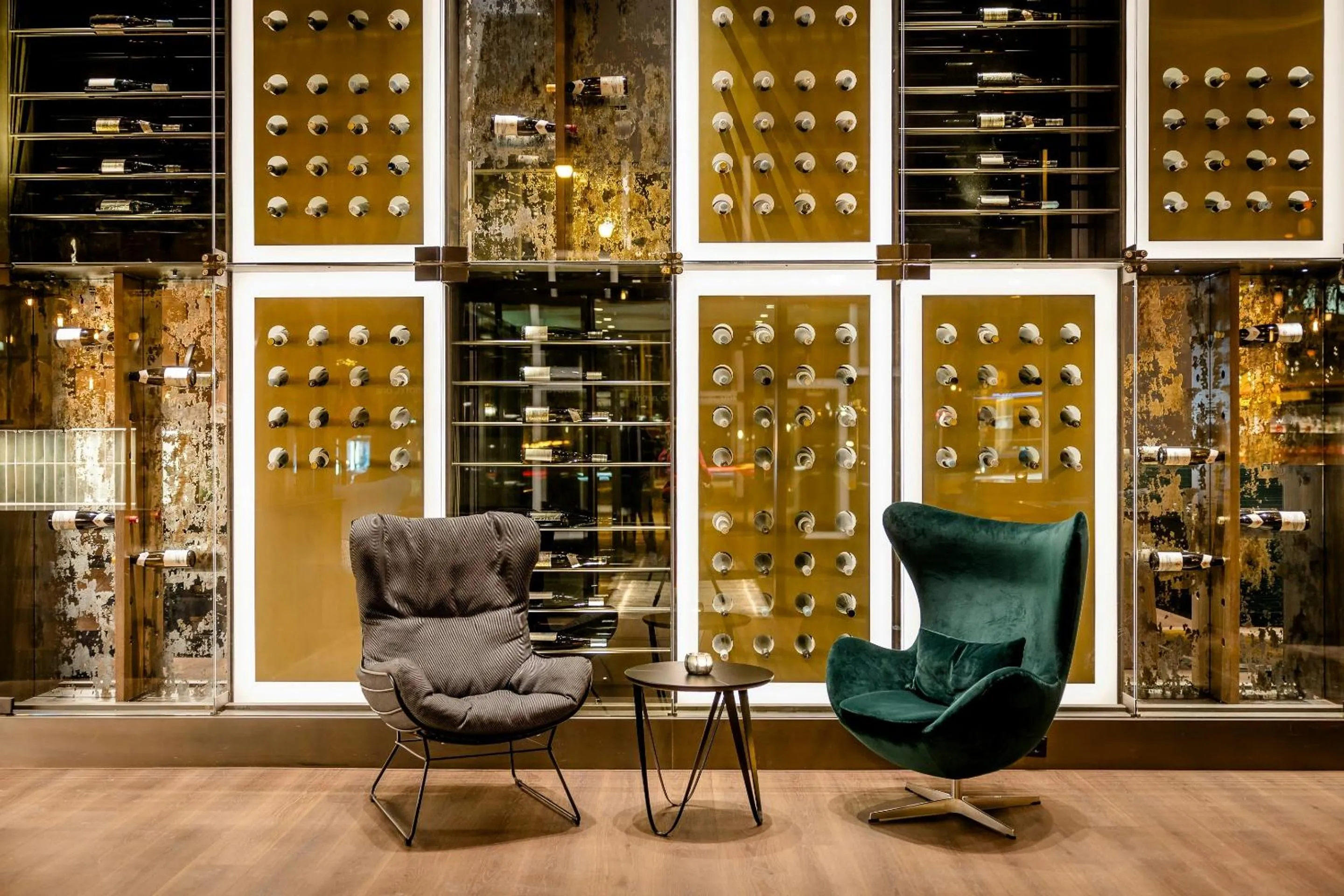 Lounge or bar in Motel One Wiesbaden