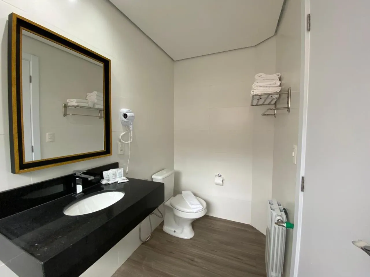 Bathroom in Lapônia Hotel Gramado