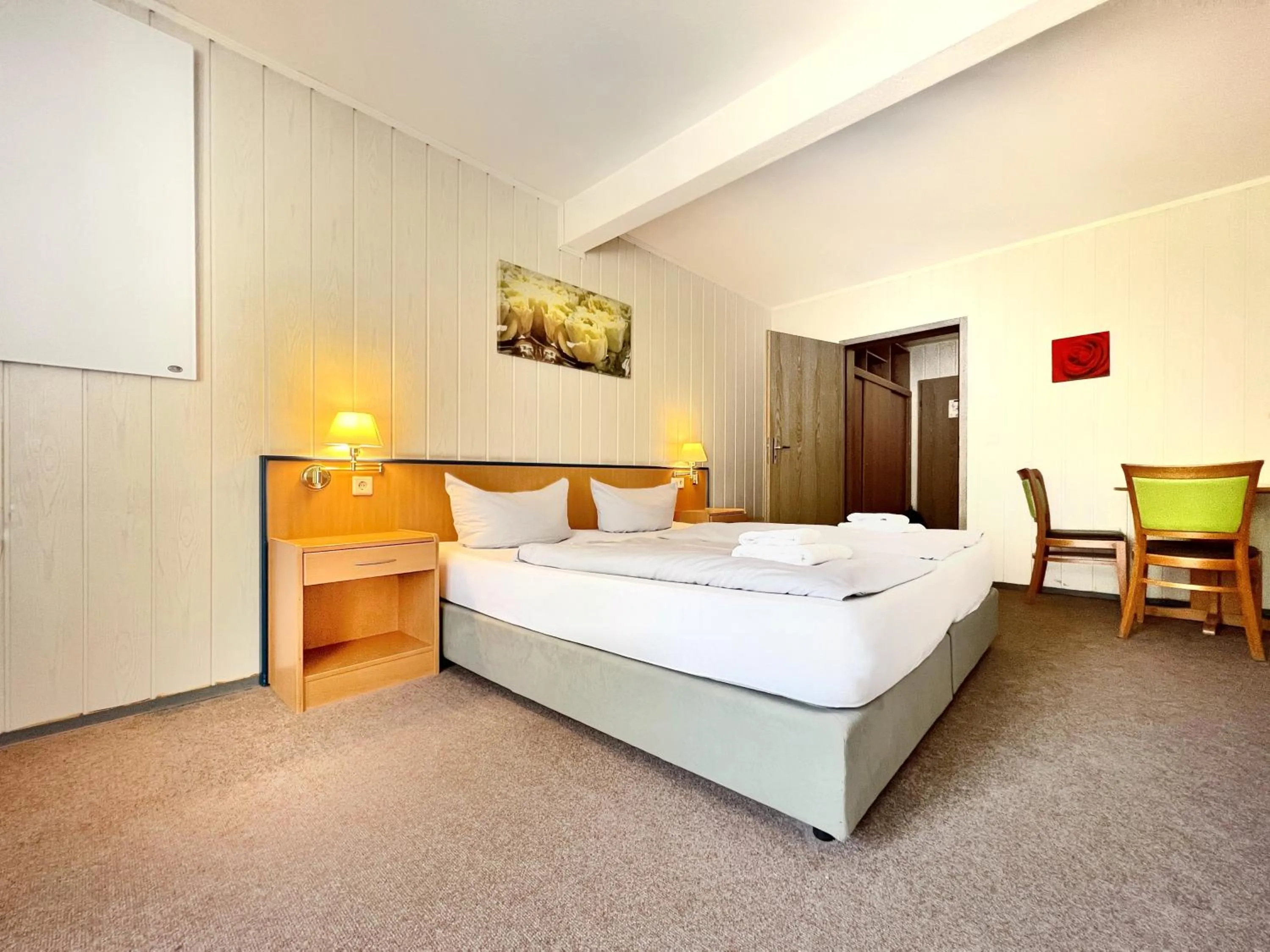 Photo of the whole room, Bed in WAGNERS Hotel im Frankenwald