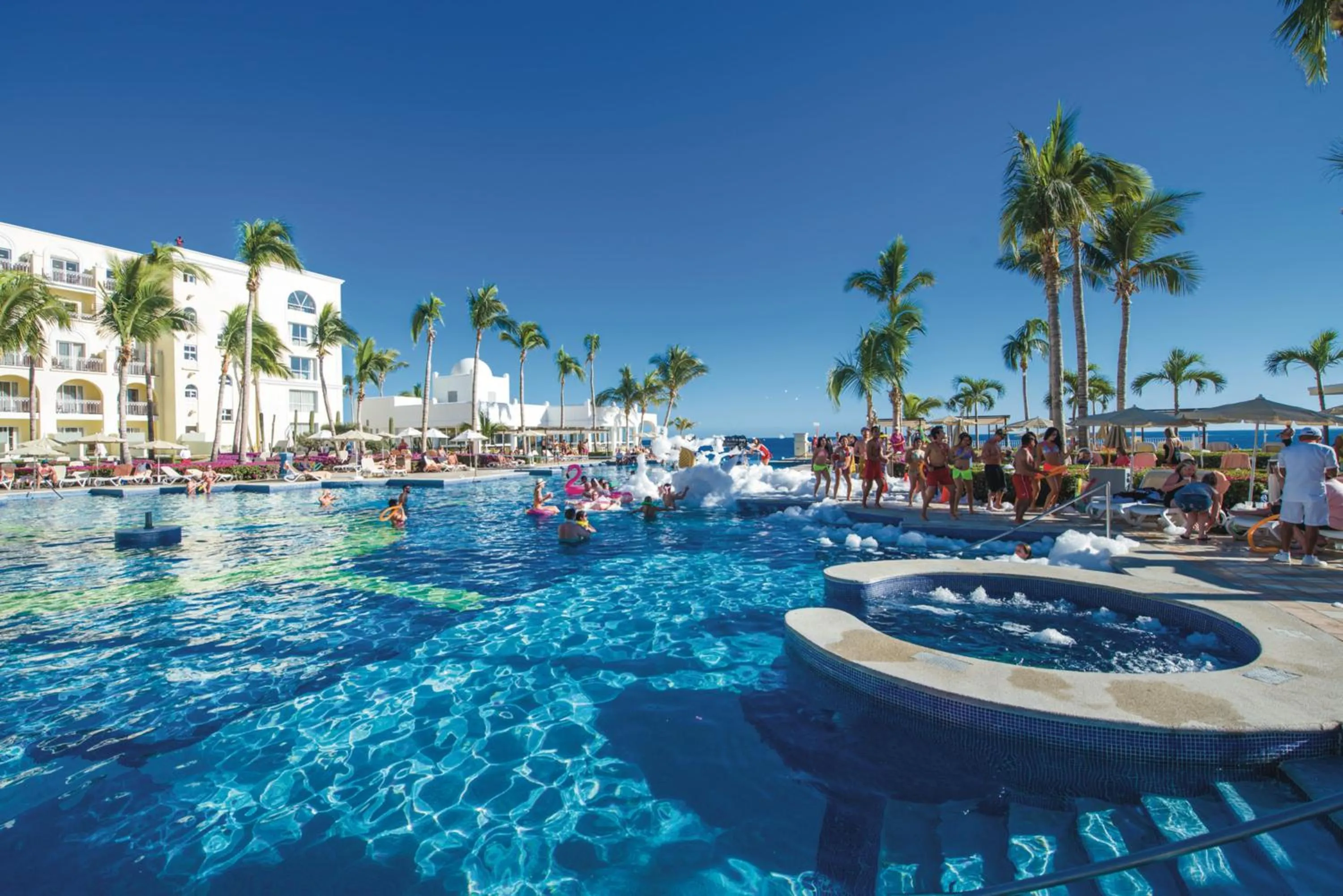 Swimming pool in Riu Palace Cabo San Lucas - All Inclusive