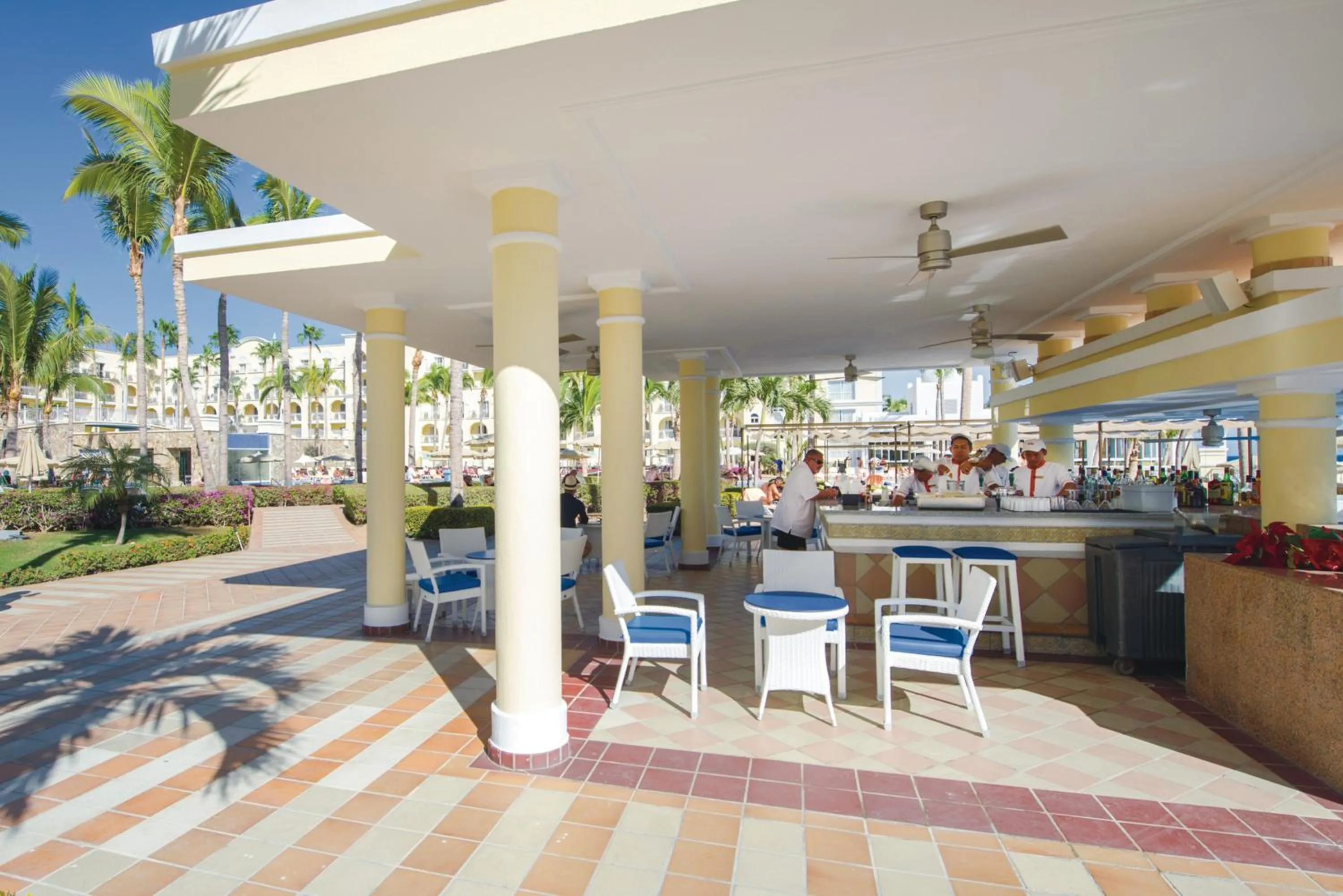 Lounge or bar in Riu Palace Cabo San Lucas - All Inclusive
