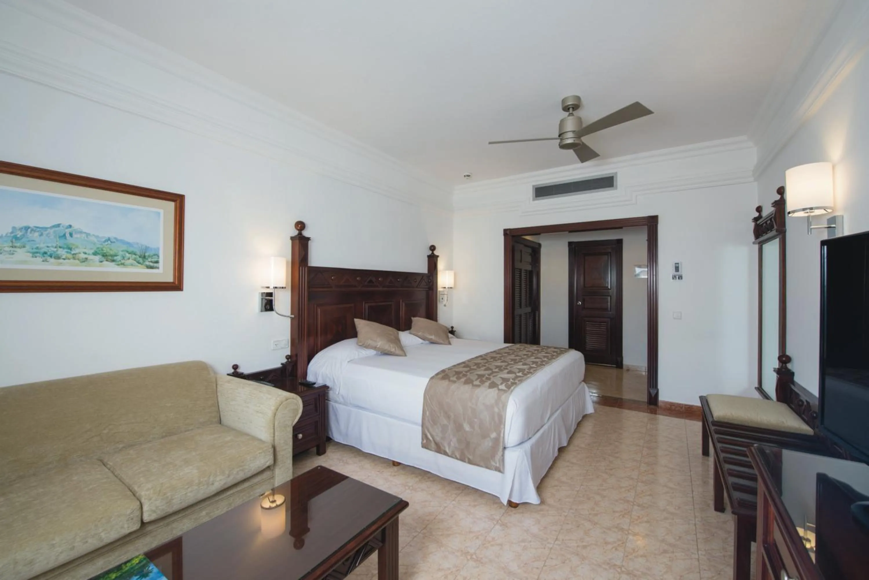 Photo of the whole room, Bed in Riu Palace Cabo San Lucas - All Inclusive