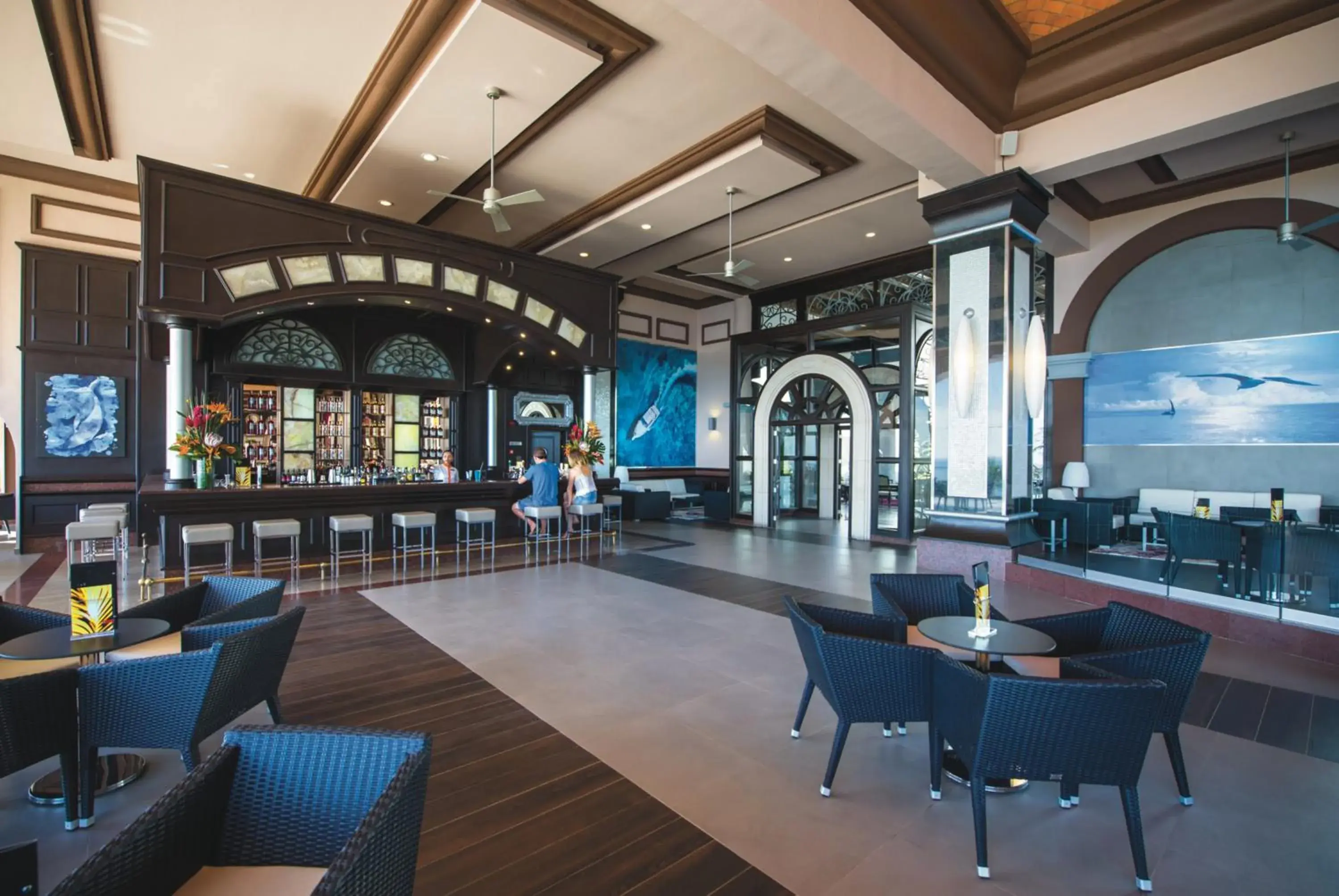 Lounge or bar in Riu Palace Cabo San Lucas - All Inclusive Lounge or bar in Riu Palace Cabo San Lucas - All Inclusive