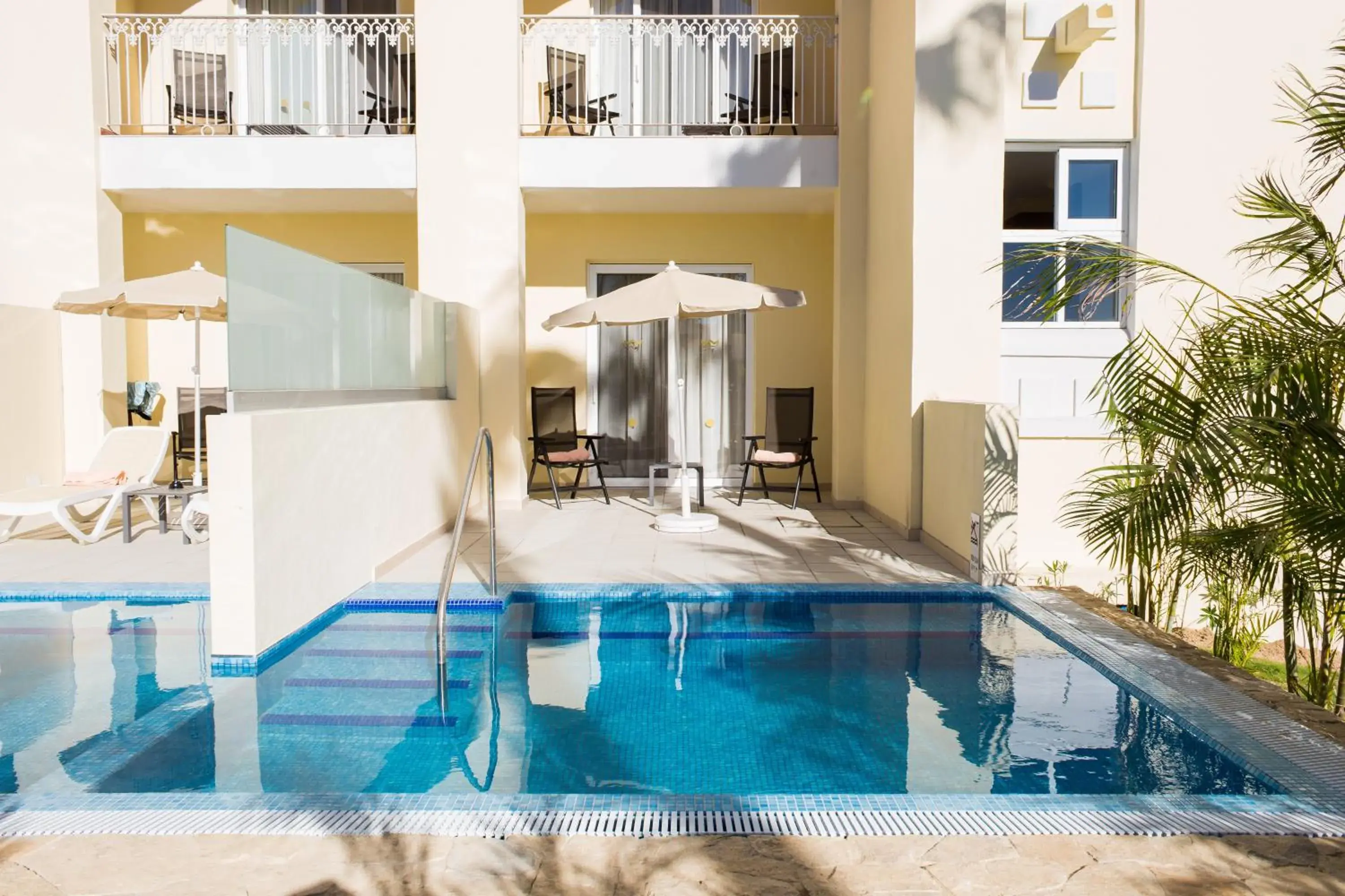 Swimming pool in Riu Palace Cabo San Lucas - All Inclusive Swimming pool in Riu Palace Cabo San Lucas - All Inclusive