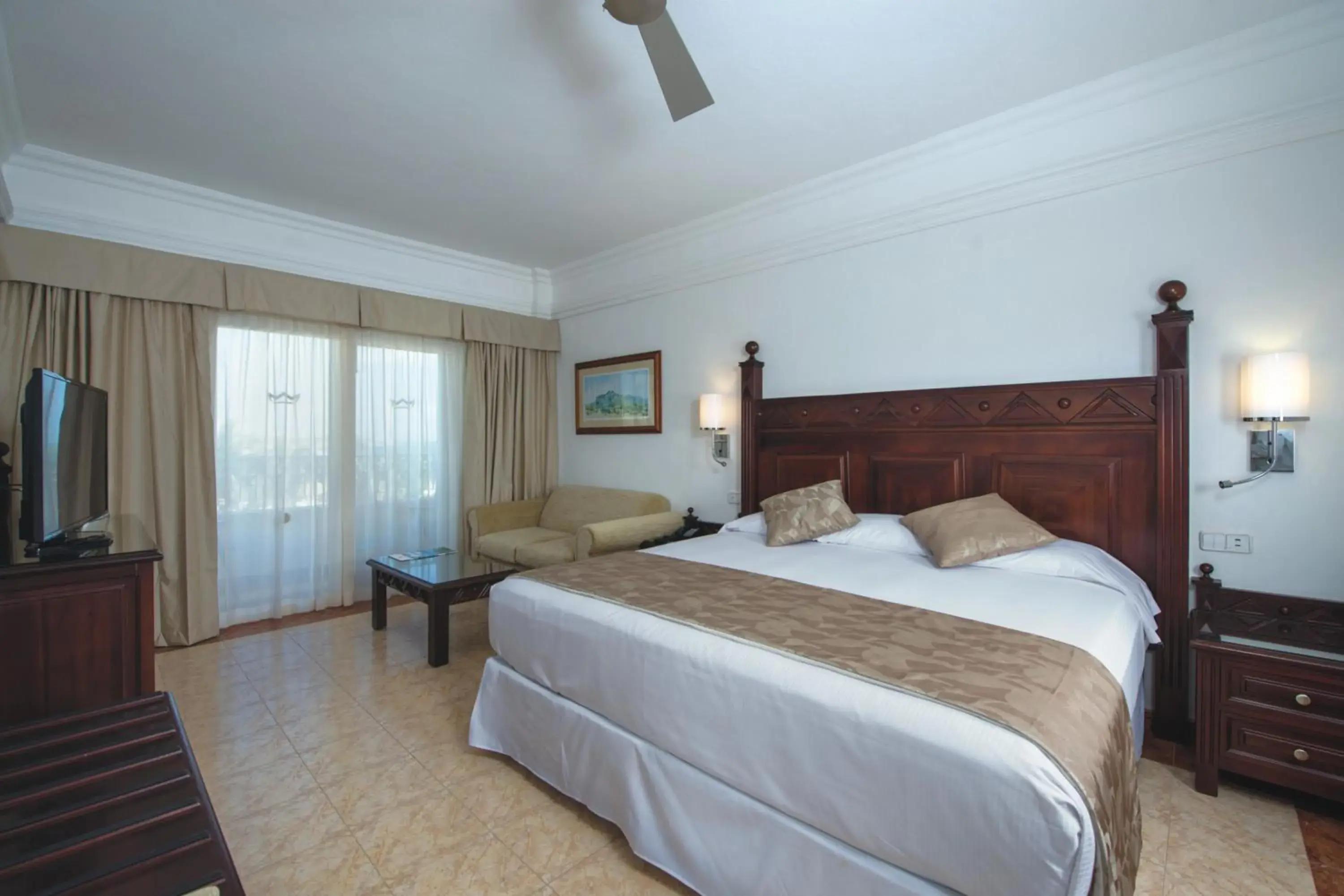Photo of the whole room, Bed in Riu Palace Cabo San Lucas - All Inclusive Photo of the whole room, Bed in Riu Palace Cabo San Lucas - All Inclusive