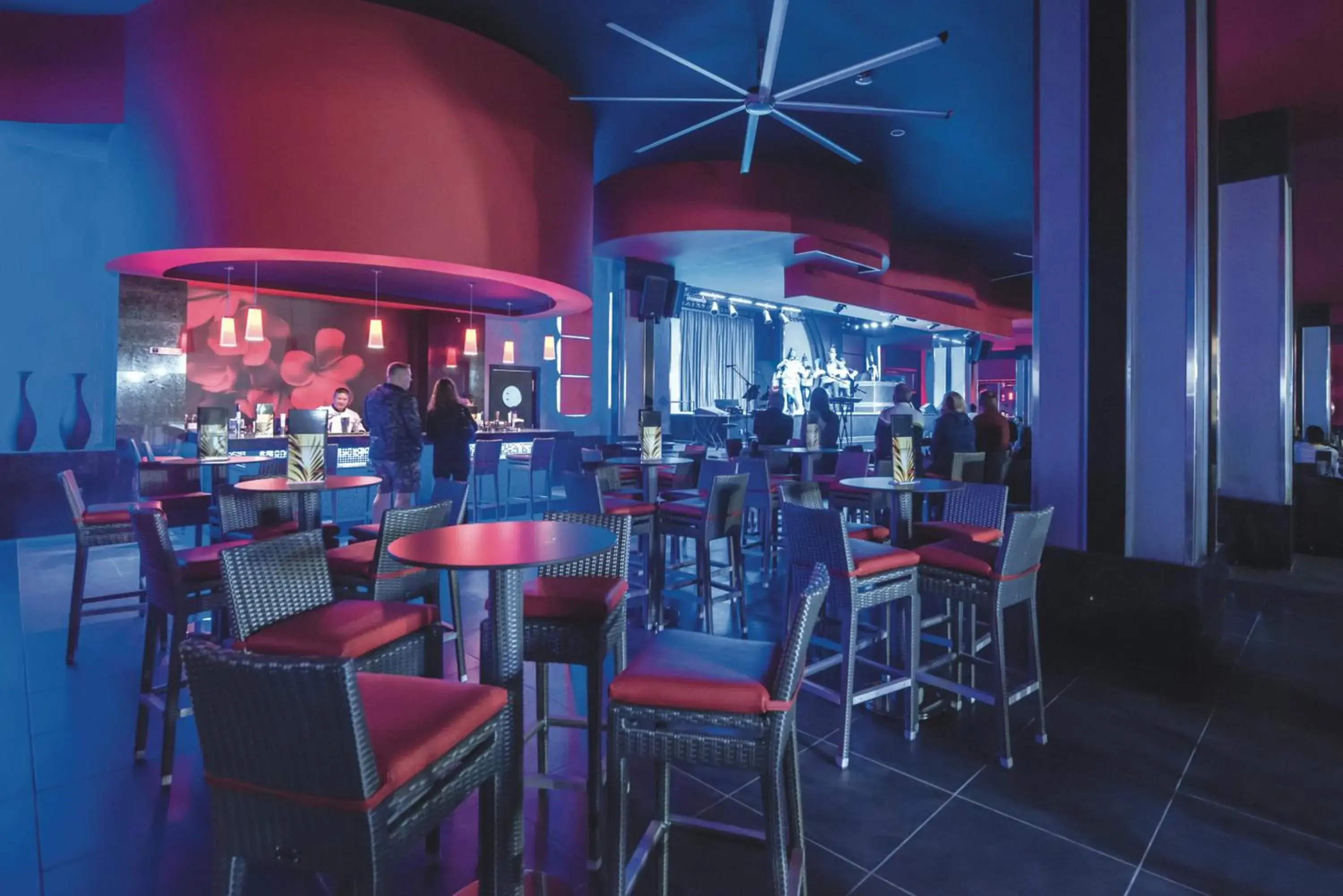 Lounge or bar in Riu Palace Cabo San Lucas - All Inclusive Lounge or bar in Riu Palace Cabo San Lucas - All Inclusive