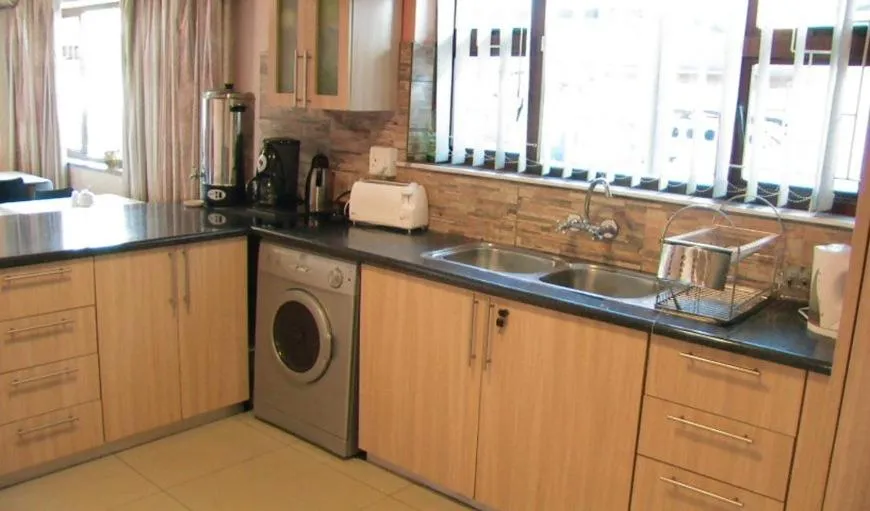 Communal kitchen in Bonani B & B