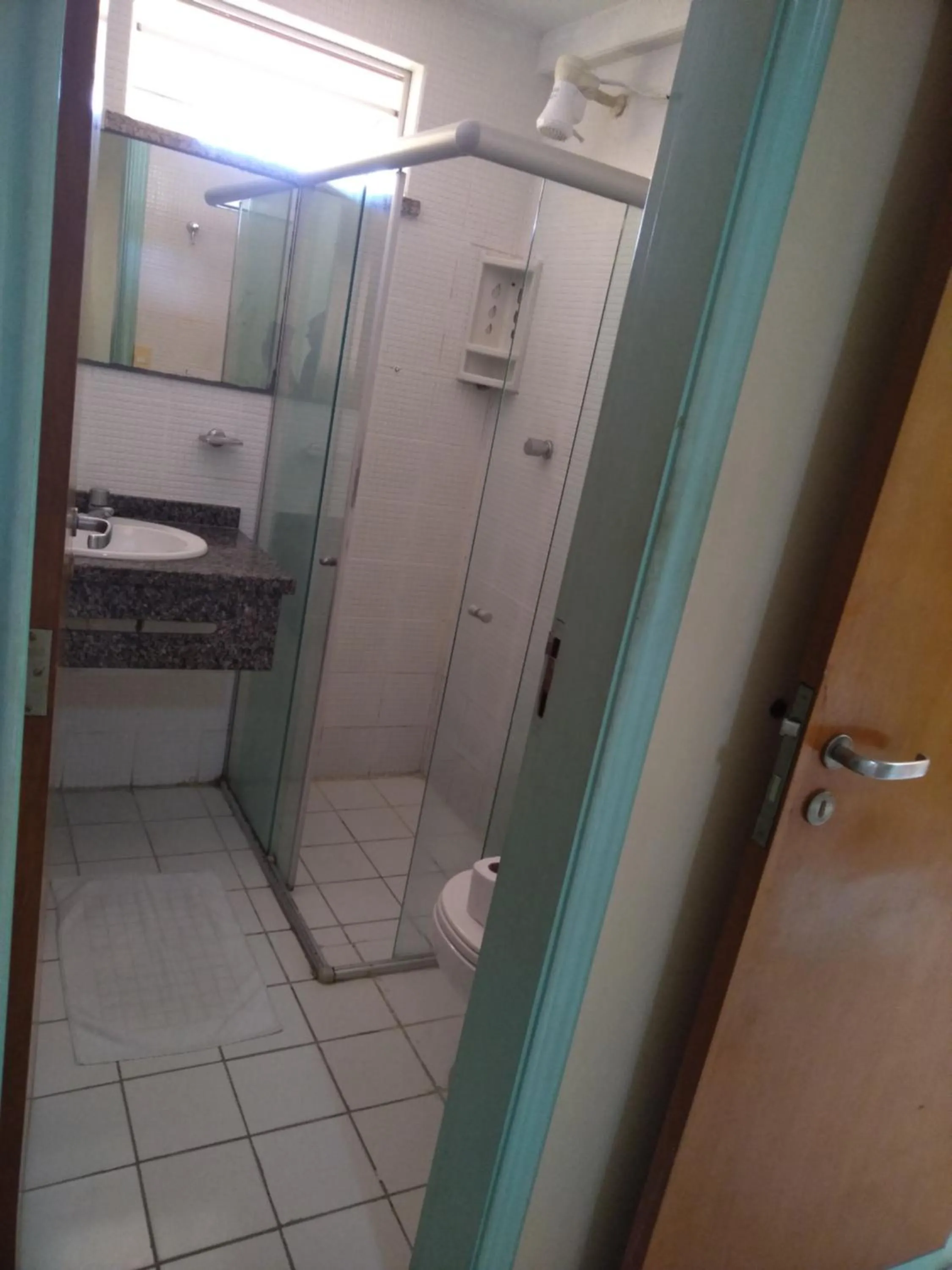 Shower in Condomínio Flat La Perla