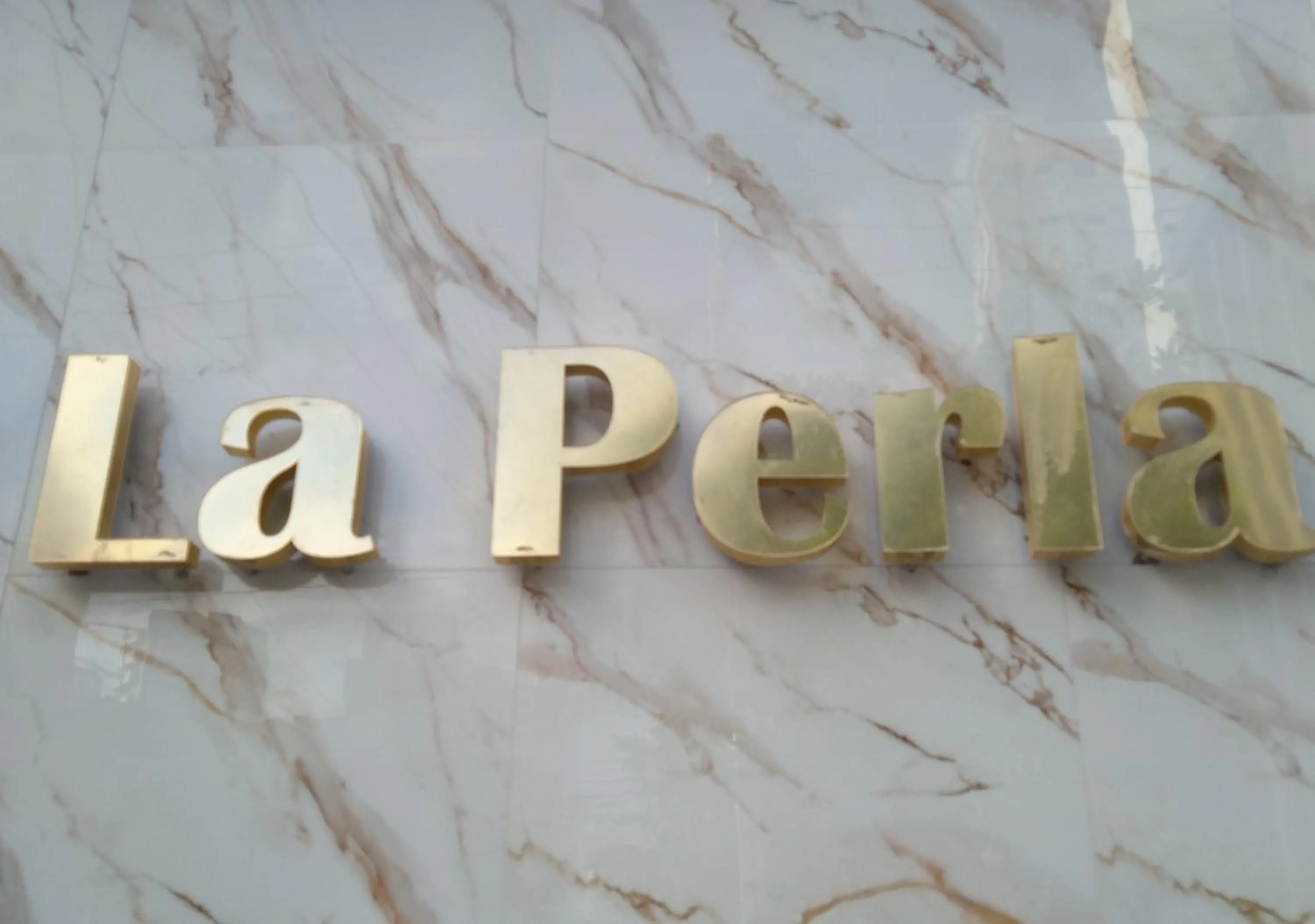 Property logo or sign in Condomínio Flat La Perla