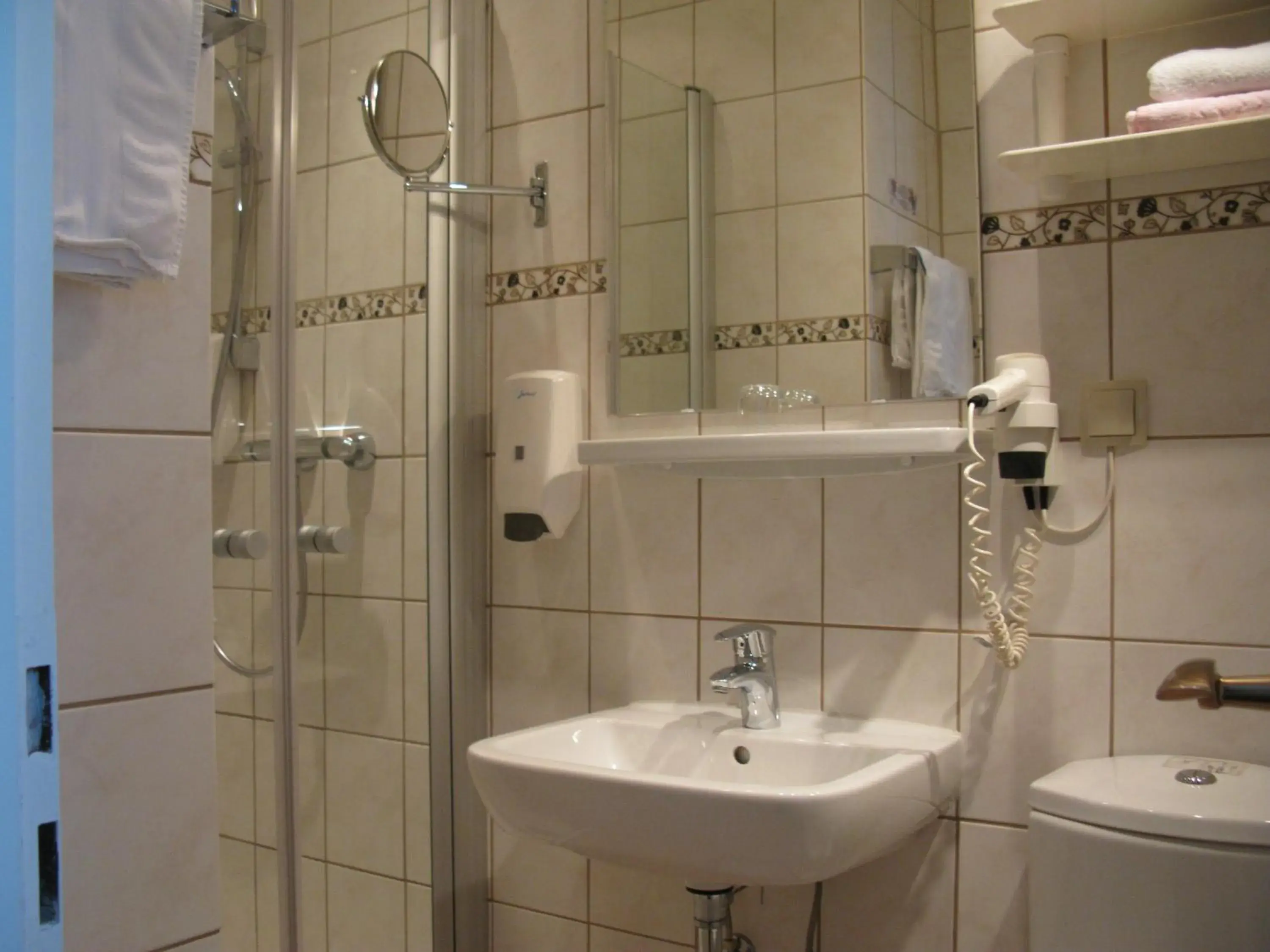 Double Room in Hotel Waldersee Double Room in Hotel Waldersee