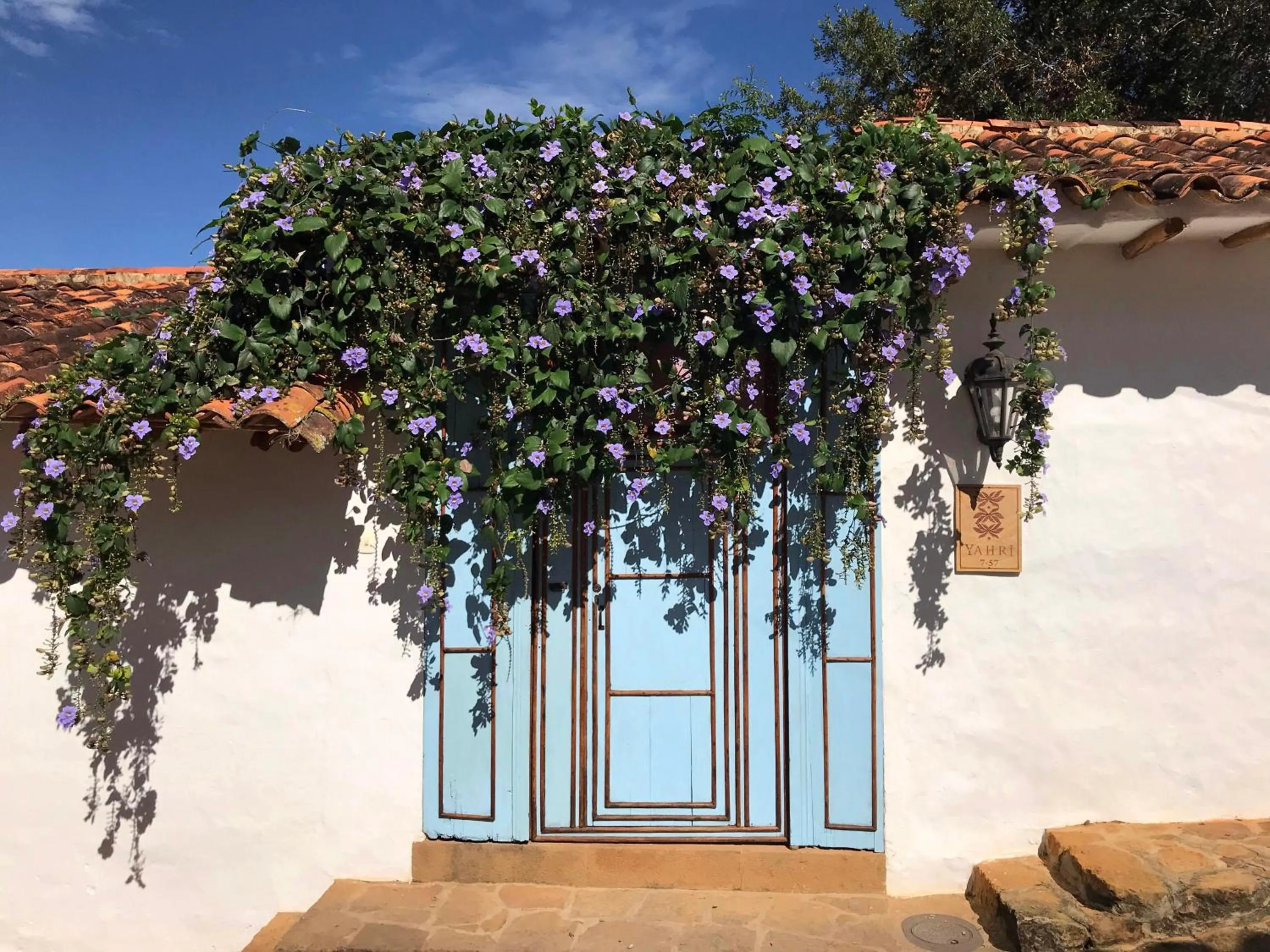 Facade/entrance in Casa Yahri