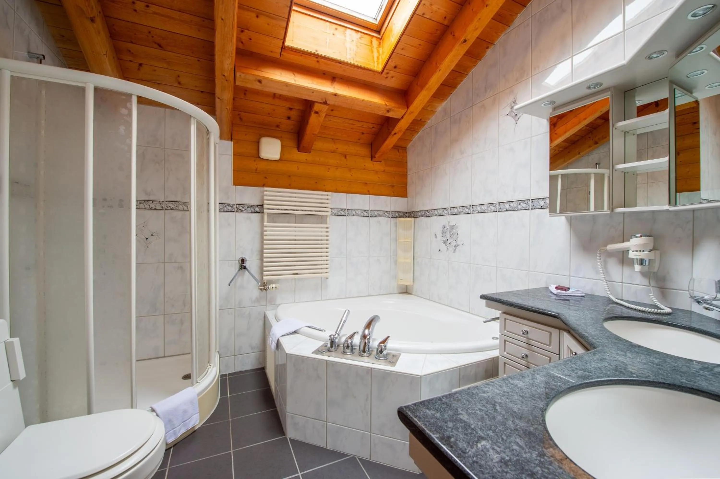 Shower in Hotel Grindelwalderhof