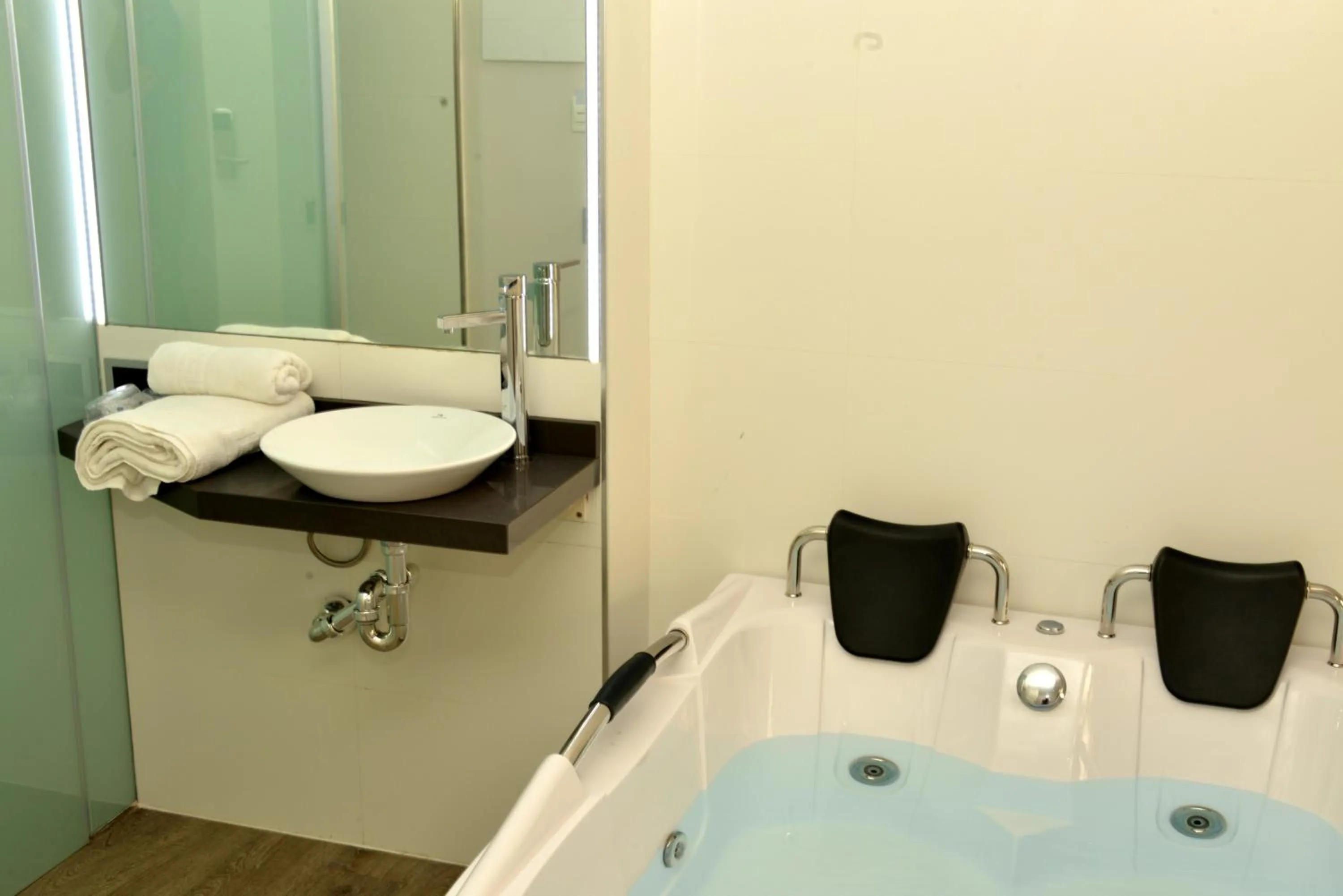 Hot Tub in Alcalá del Jucar Hotel Pelayo