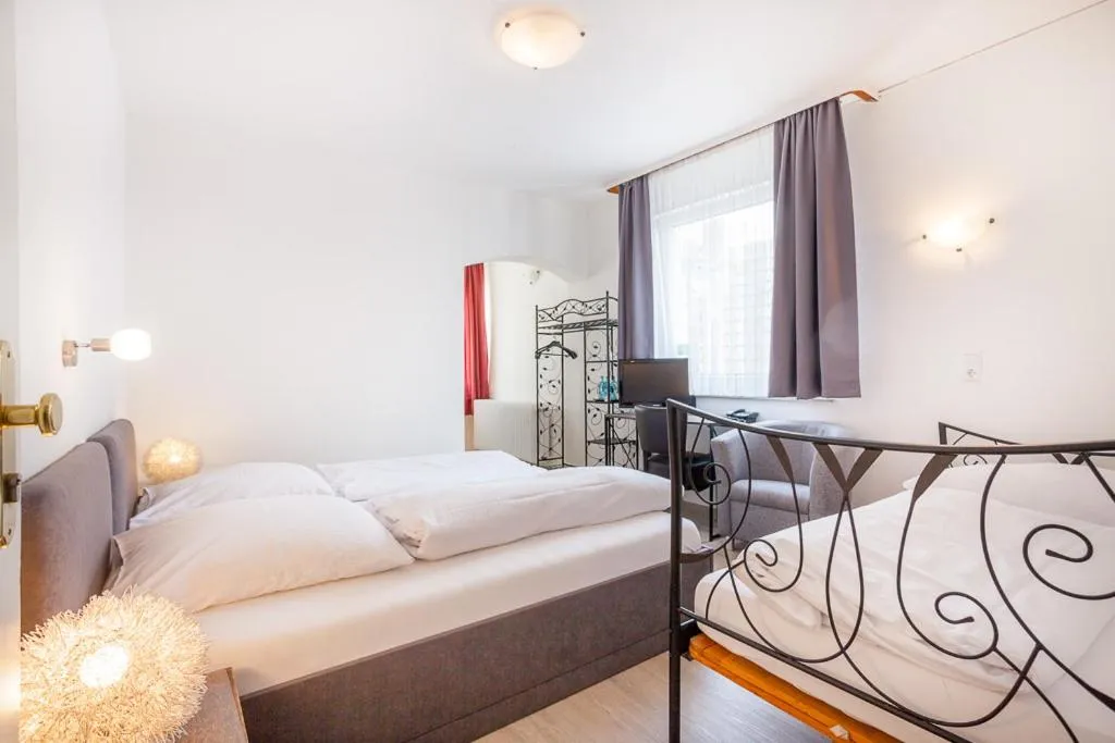 Photo of the whole room, Bed in Hotel Union by TM