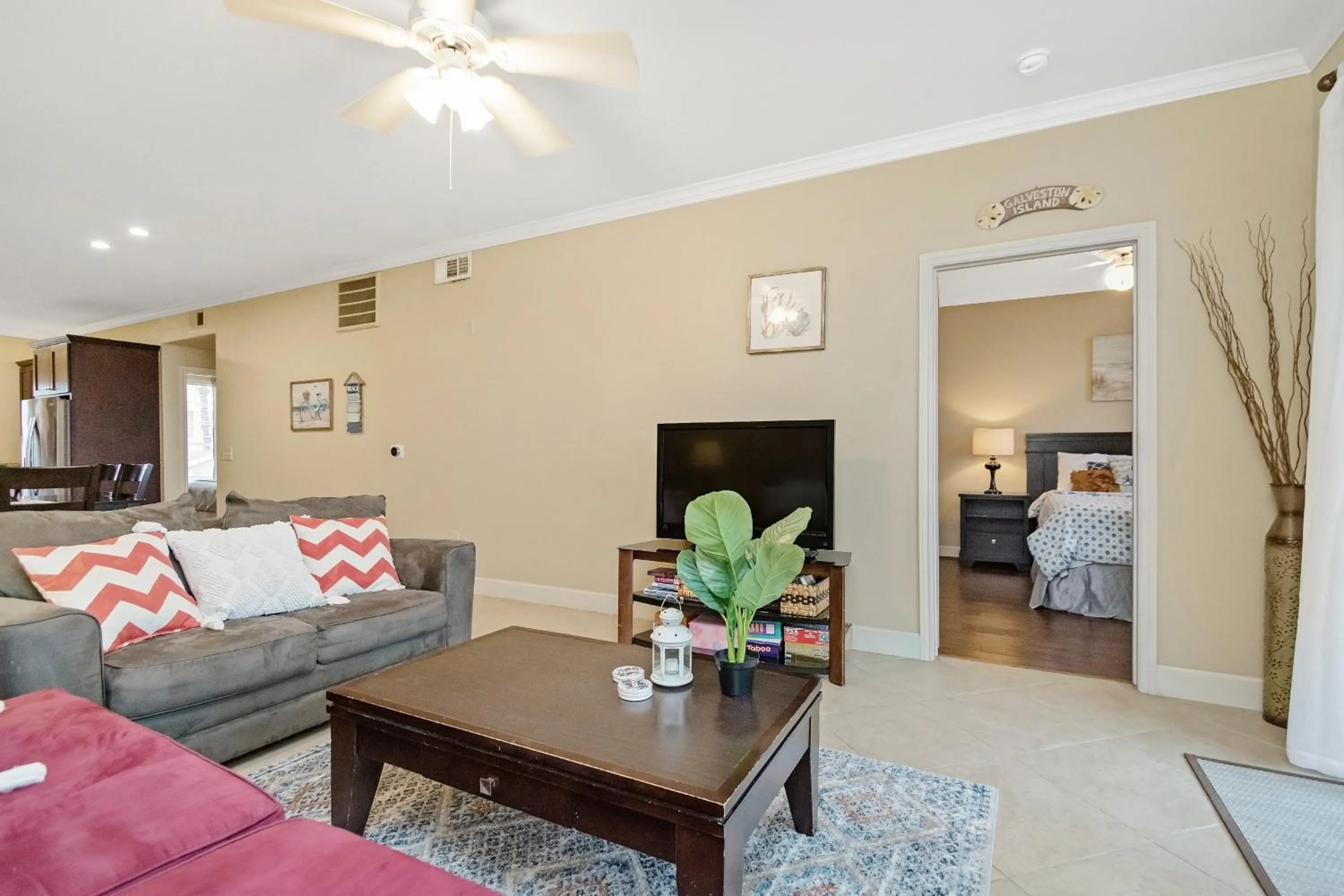 Living room in The Dawn Oceanfront Condo on Seawall Blvd