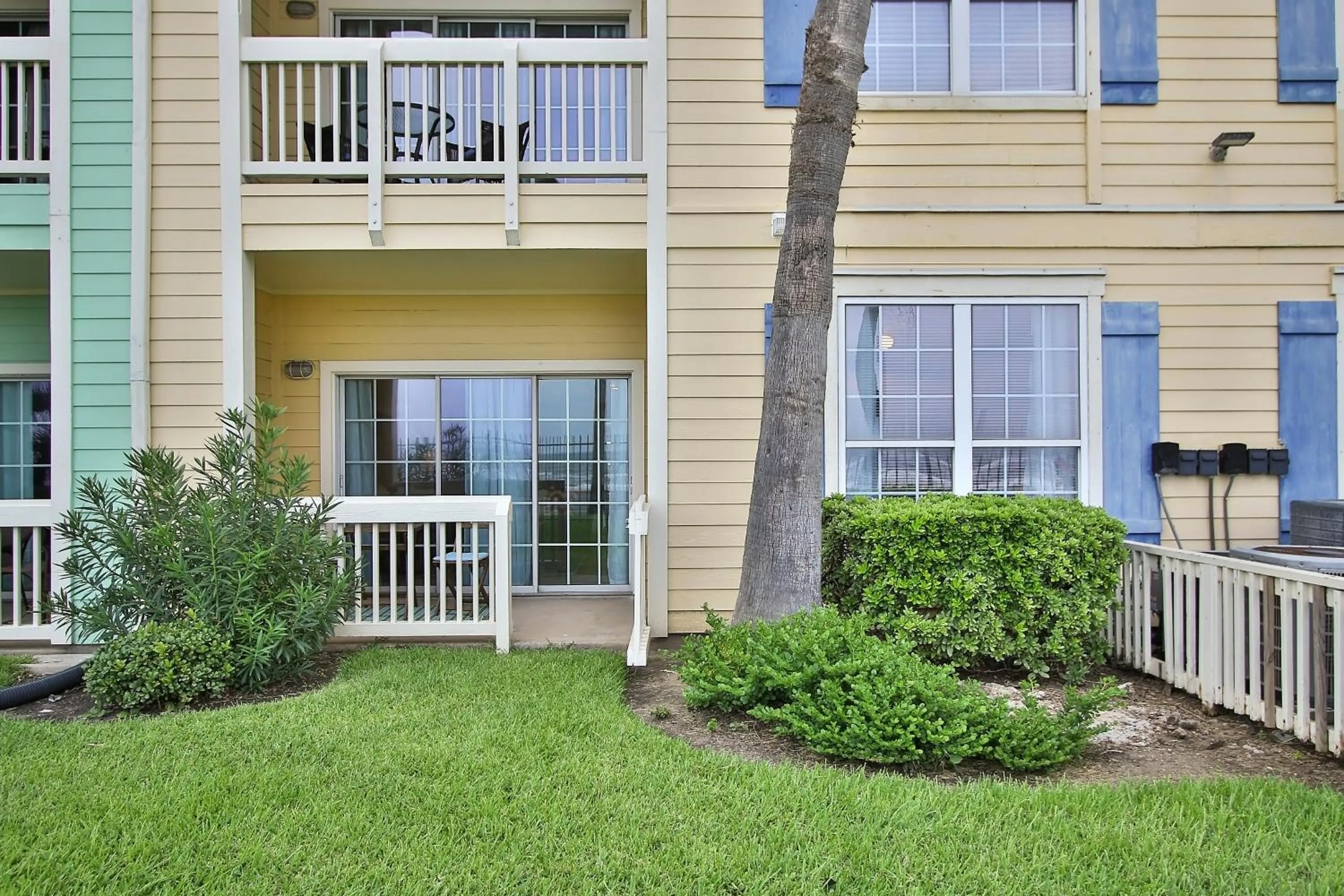 Property building in The Dawn Oceanfront Condo on Seawall Blvd