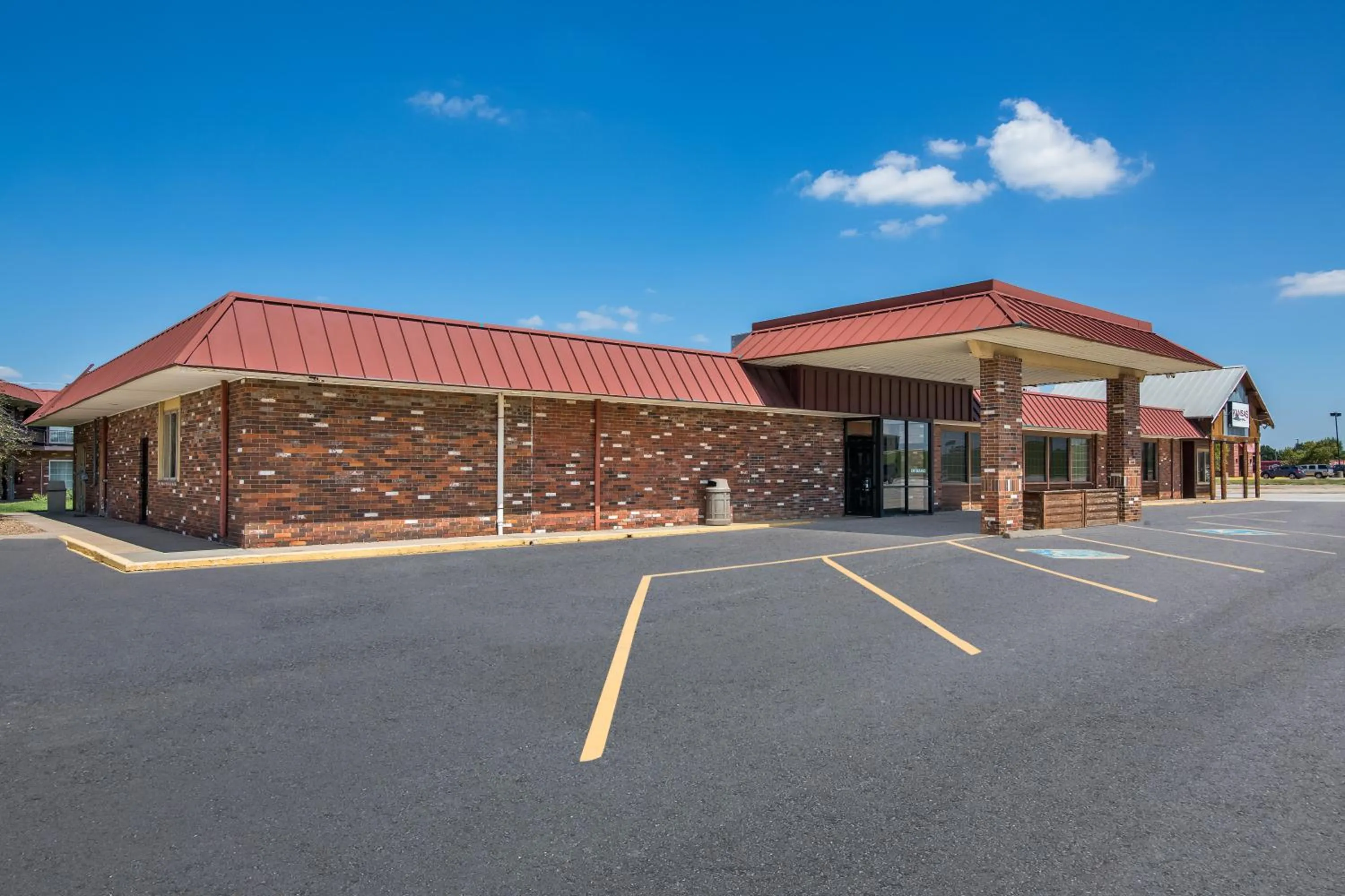 Property building in Rodeway Inn McPherson East