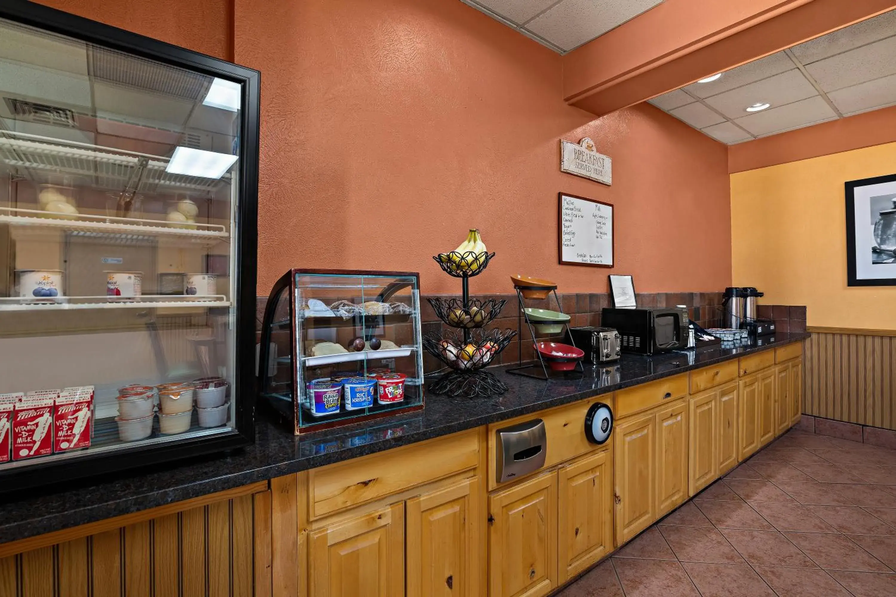 Breakfast in Rodeway Inn Breakfast in Rodeway Inn