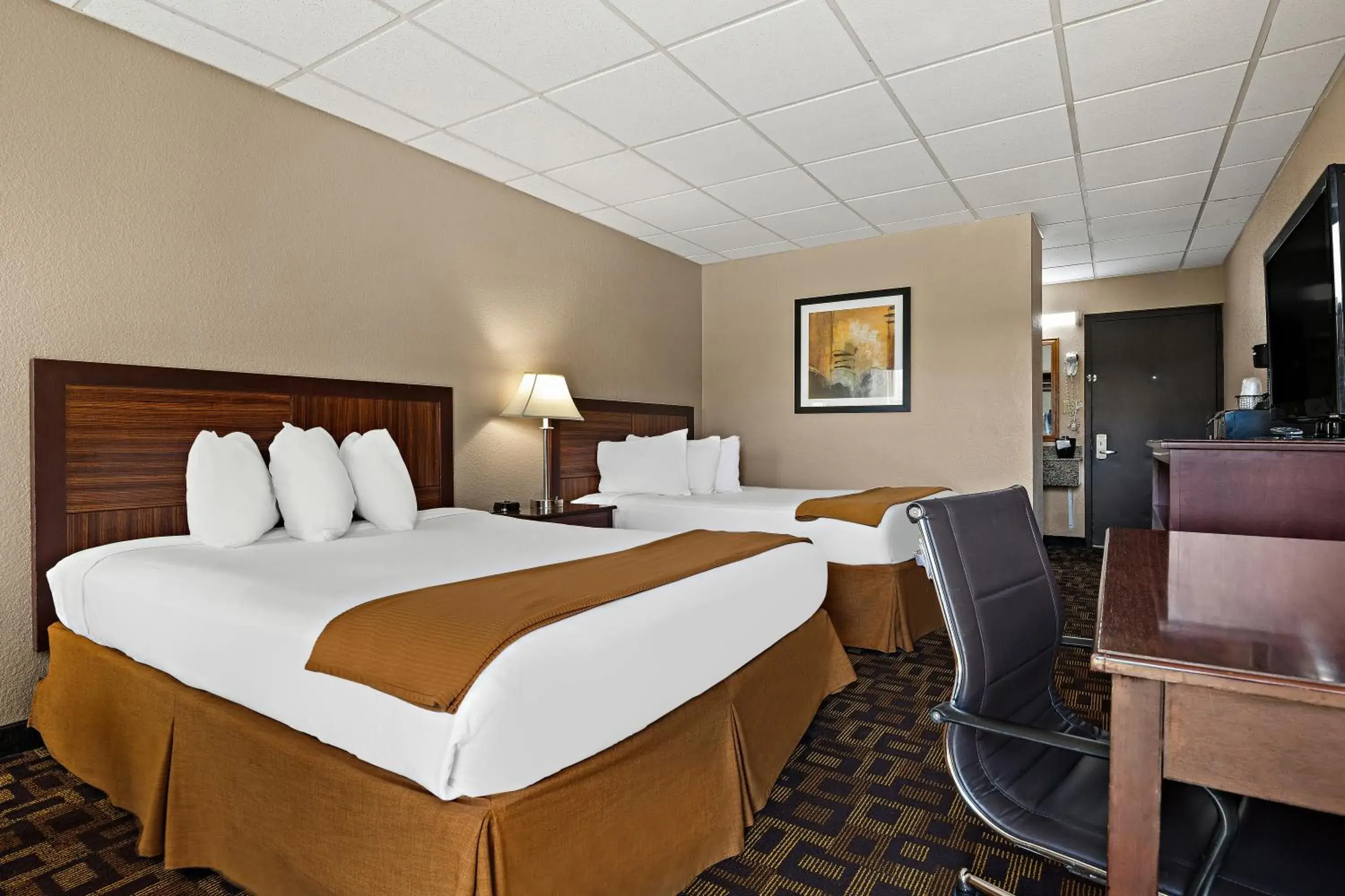 Standard Queen Room with 2 Queen Beds - Non Smoking in Rodeway Inn Standard Queen Room with 2 Queen Beds - Non Smoking in Rodeway Inn