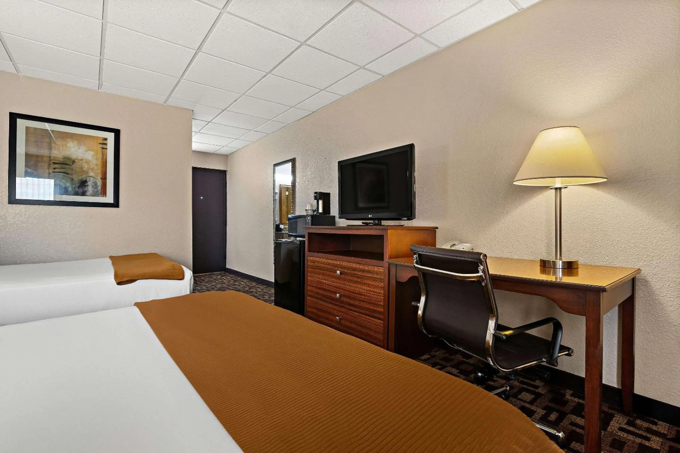 Bedroom, Bed in Rodeway Inn McPherson East