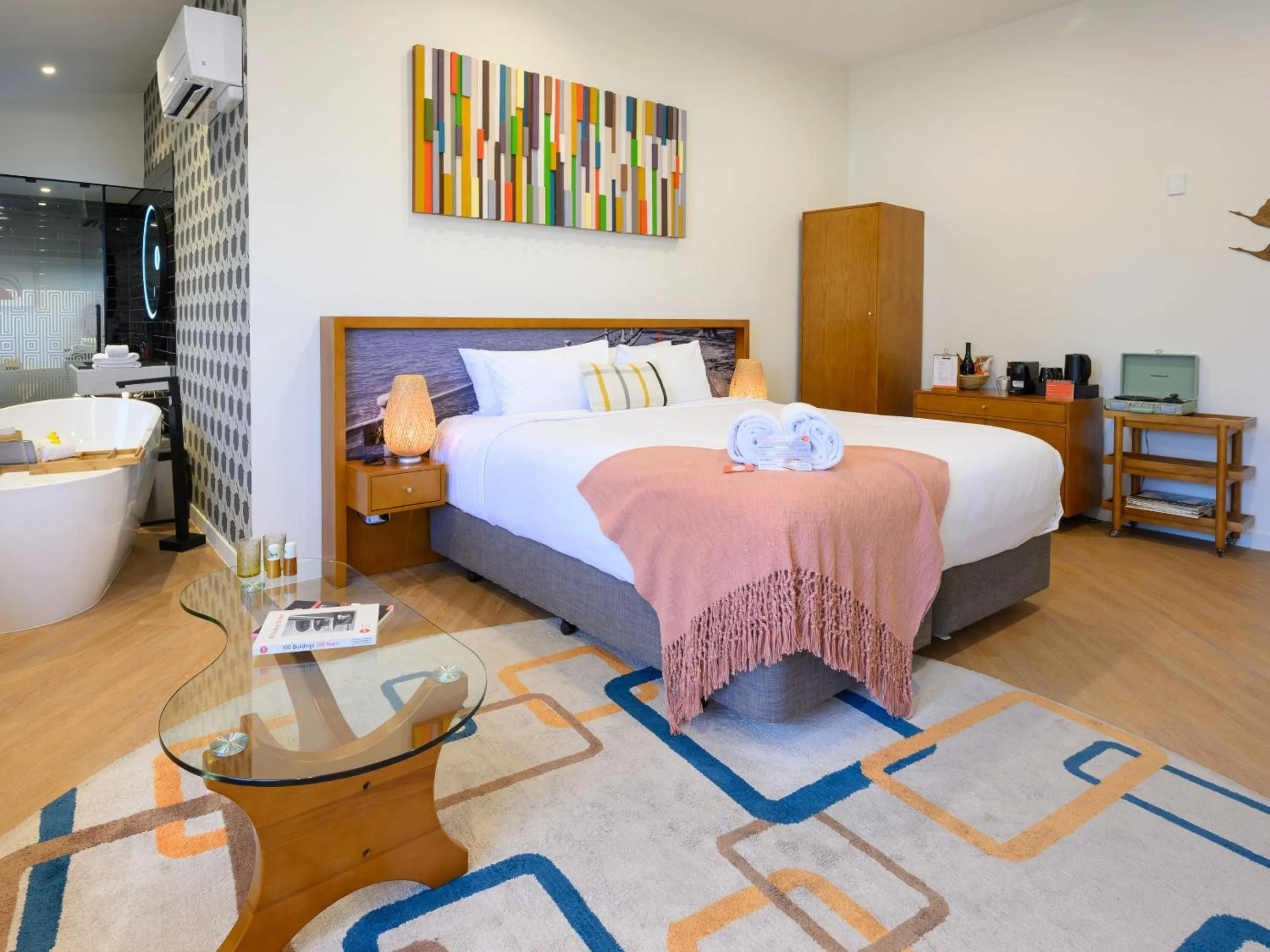 Bed in Ohtel Auckland