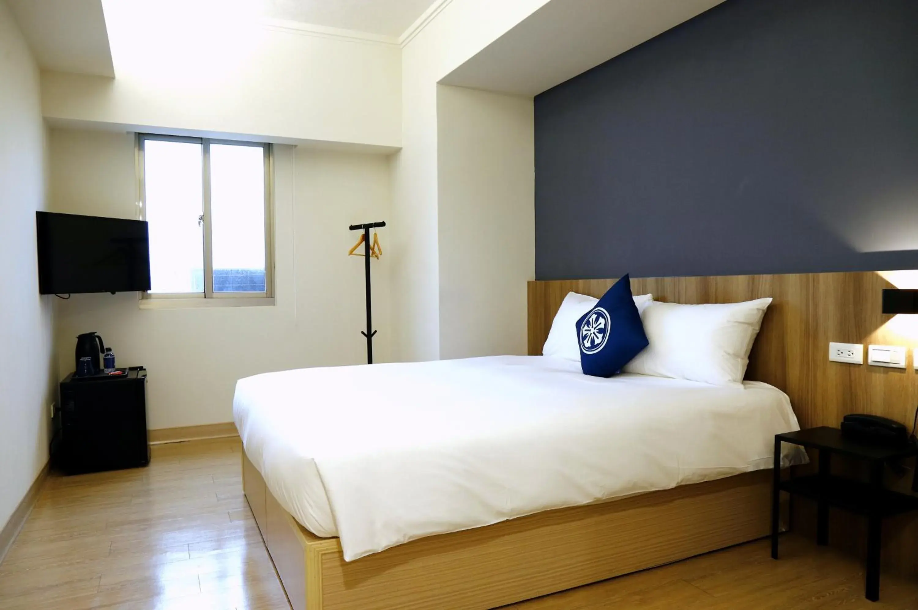 Photo of the whole room, Bed in Holo Hotel Tainan Photo of the whole room, Bed in Holo Hotel Tainan