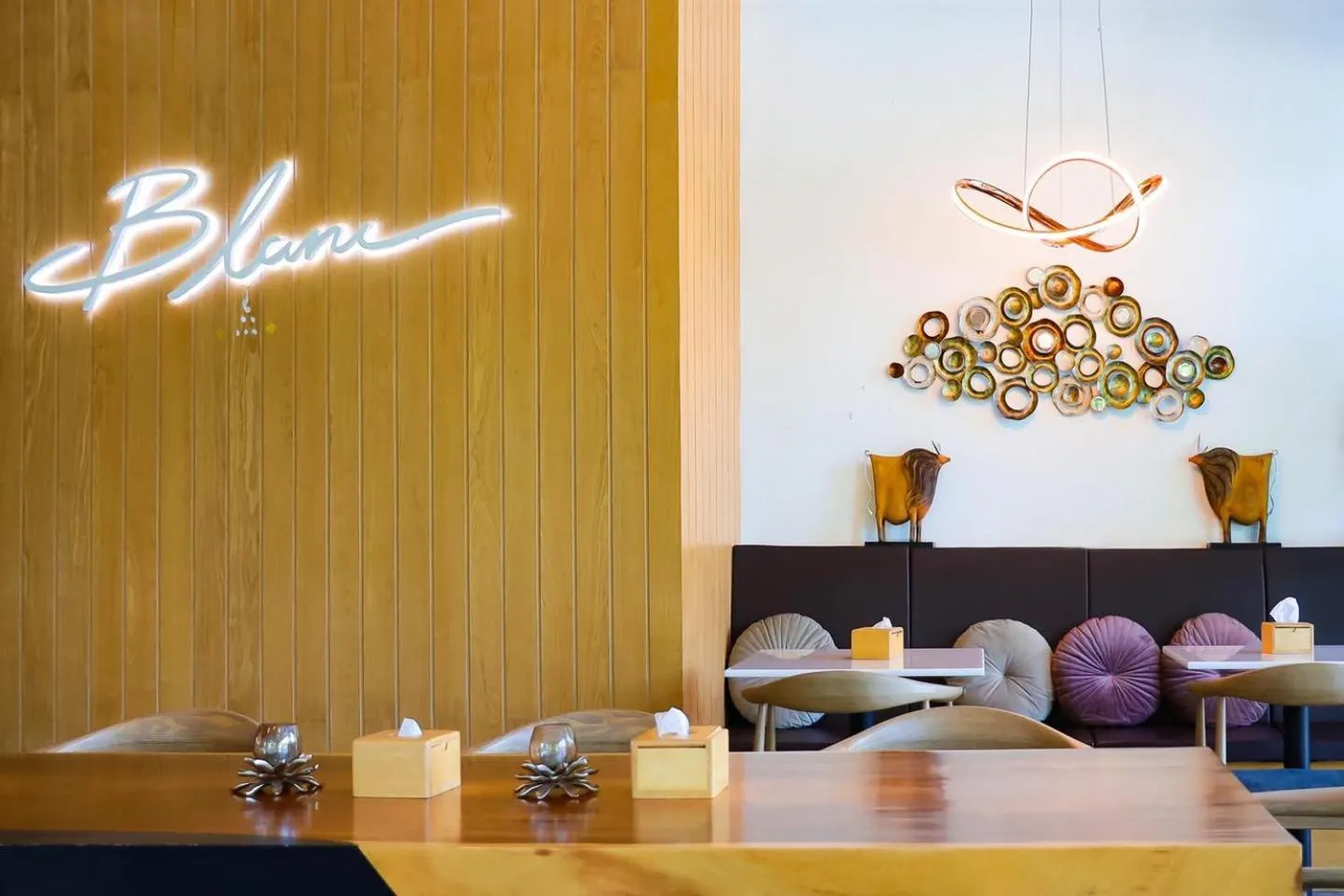 Restaurant/places to eat in Ananzitra Hotel