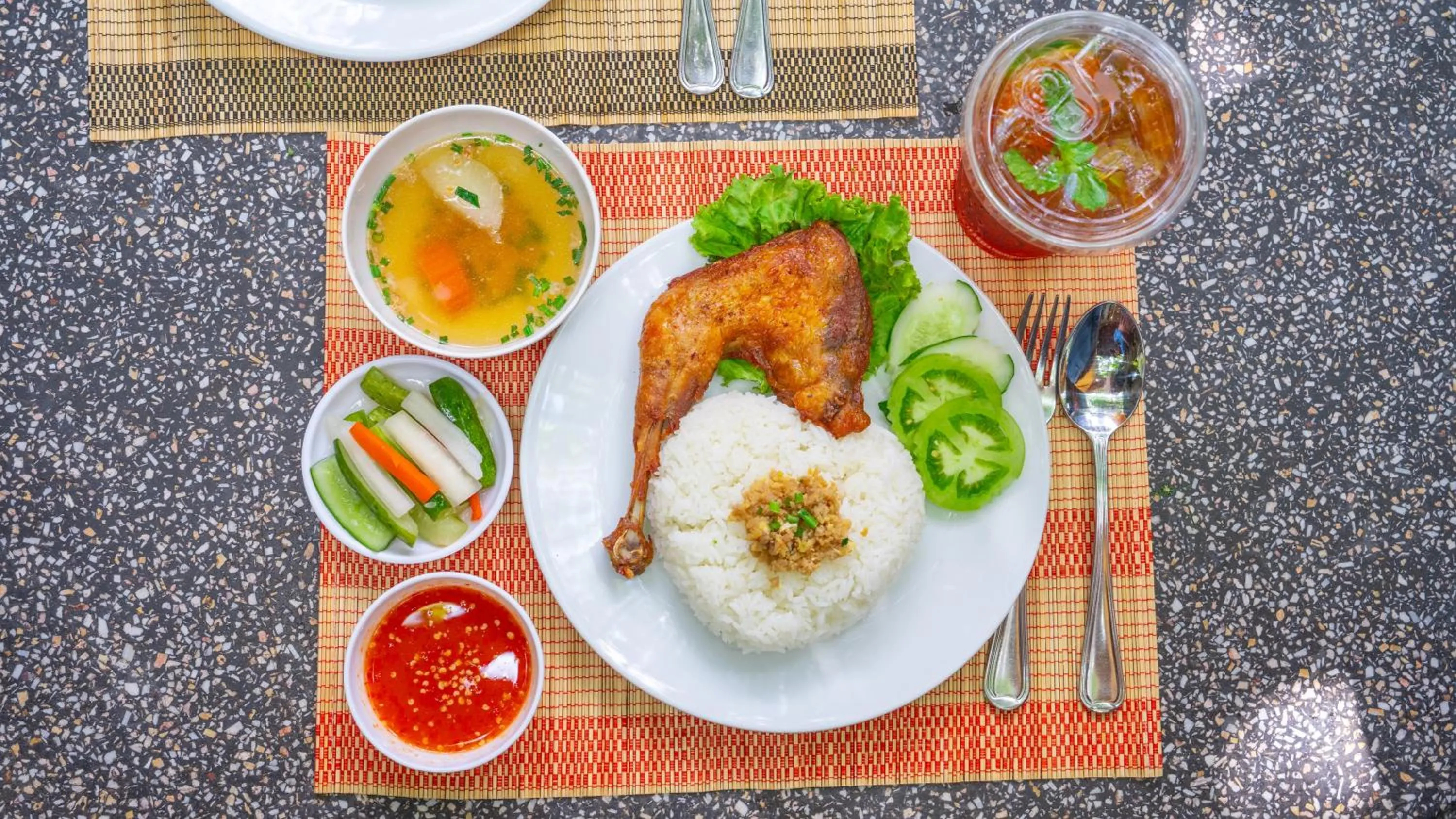 Restaurant/places to eat in Moly Resort