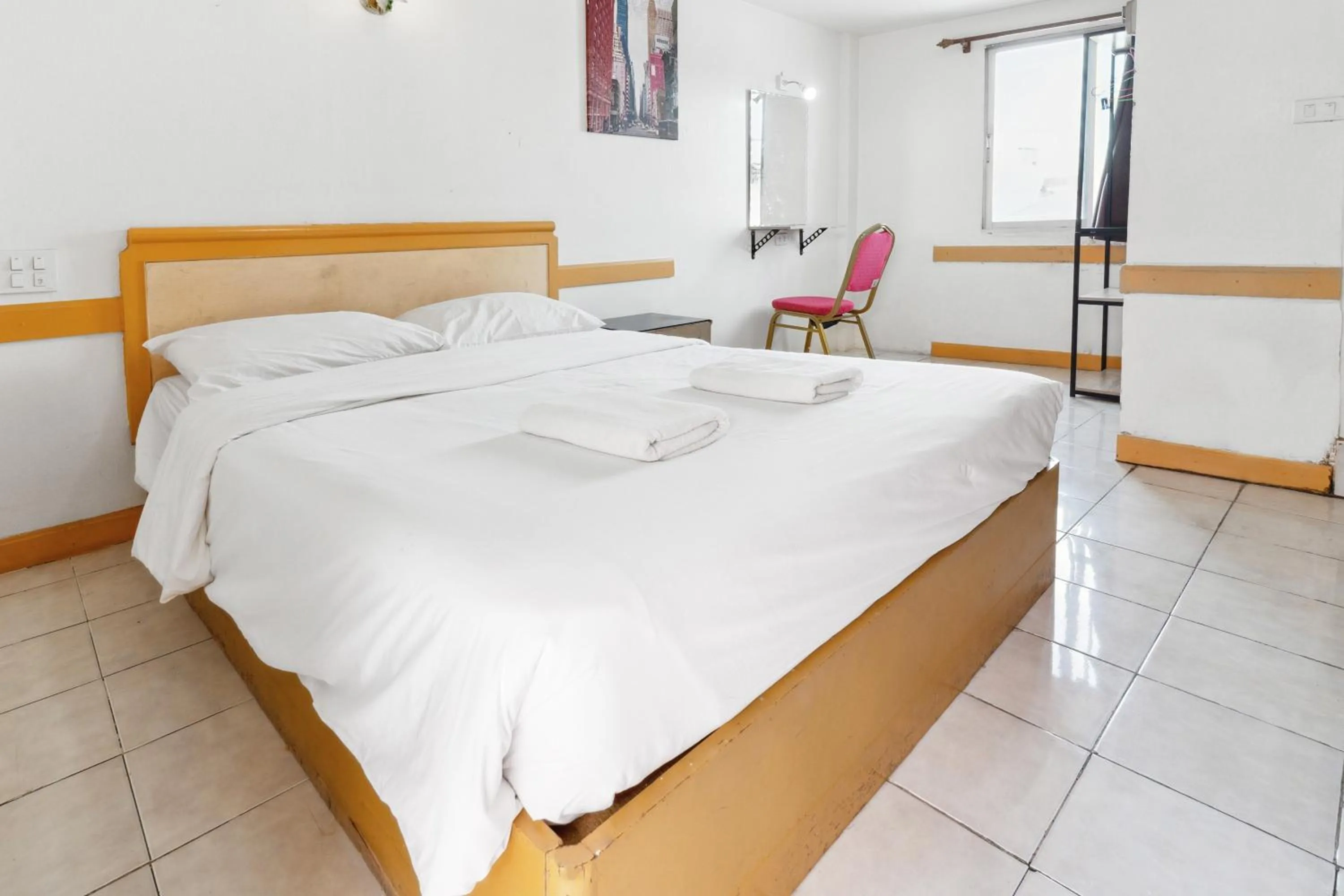 Bedroom, Bed in Phu Inn Hotel