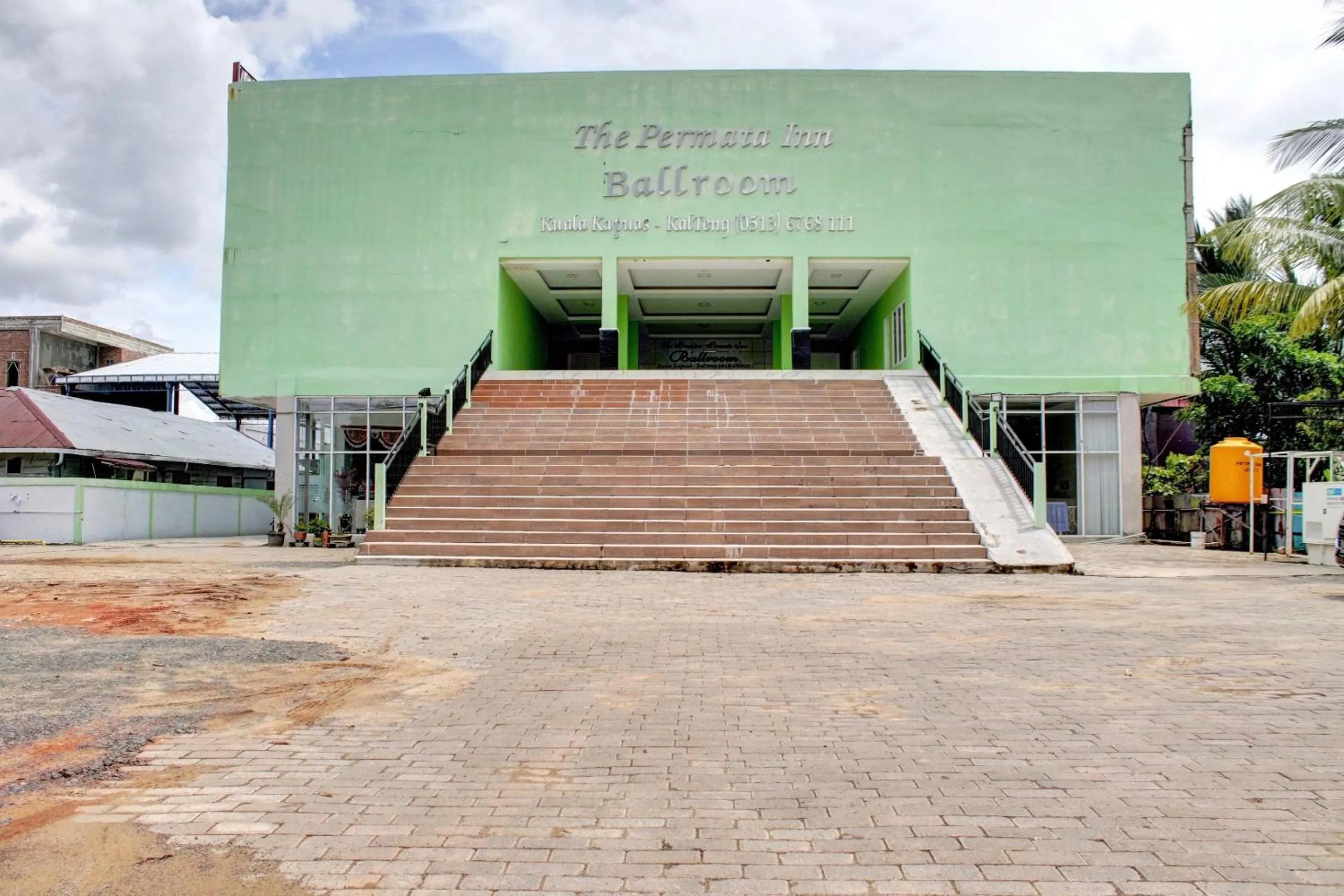 Facade/entrance in Hotel O Permata Inn