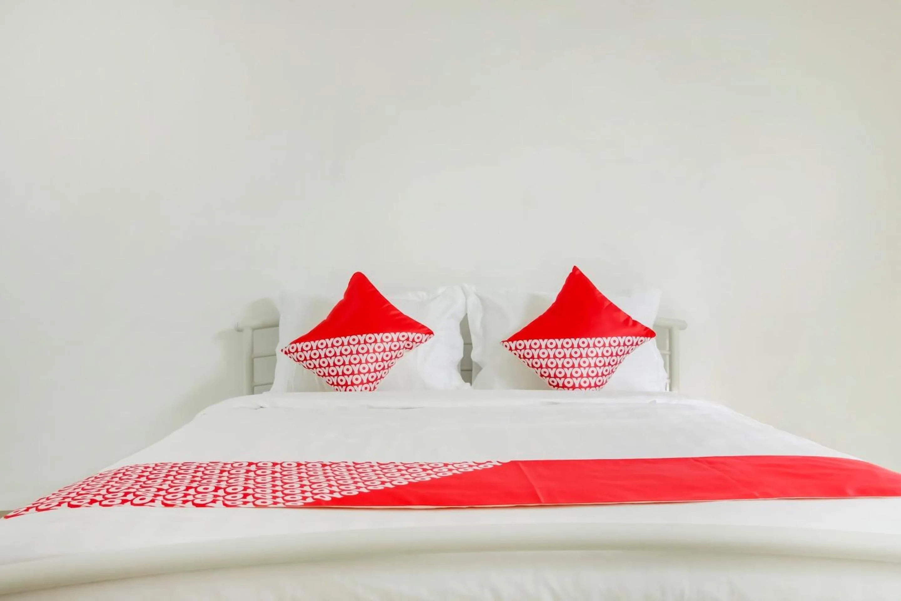 Bedroom in Hotel O Panakkukang Near Mall Panakkukang Formerly Golden White House