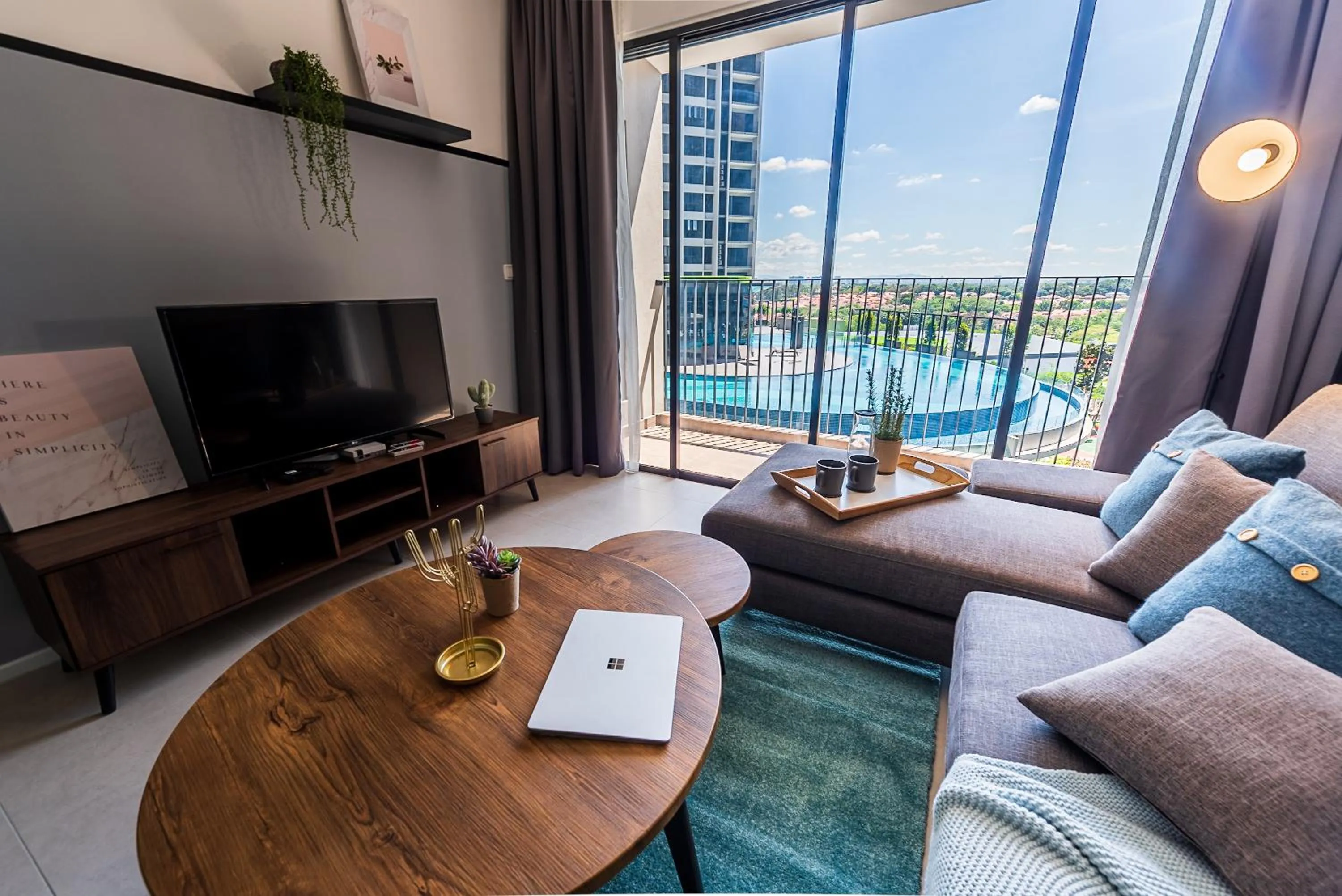 Living room in Time To Relax v 3BR Geo Bukit Rimau,Shah Alam by Verano