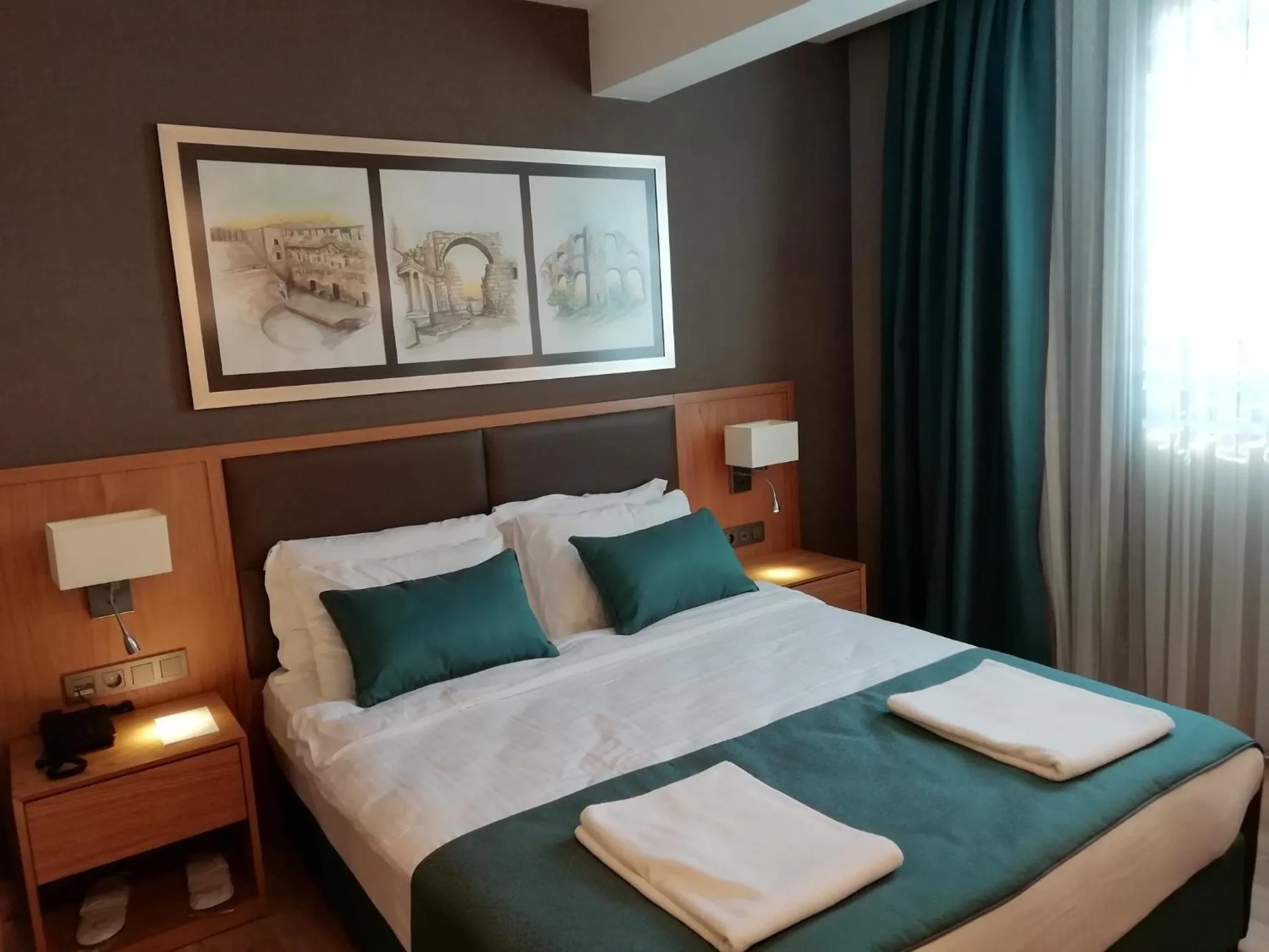 Photo of the whole room, Bed in Pukka Hotel