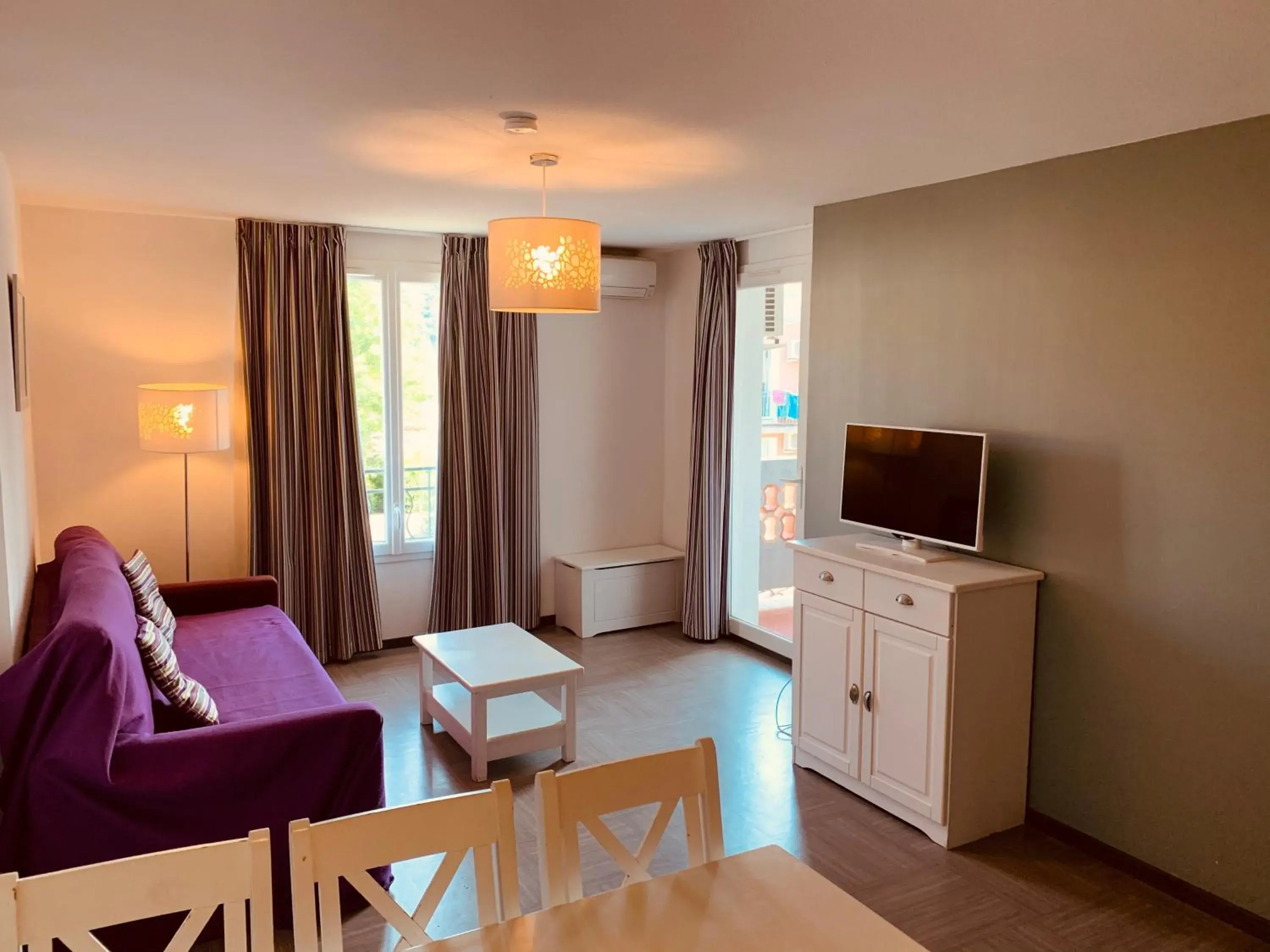 Photo of the whole room in Terres de France - Résidence Côté Provence Photo of the whole room in Terres de France - Résidence Côté Provence