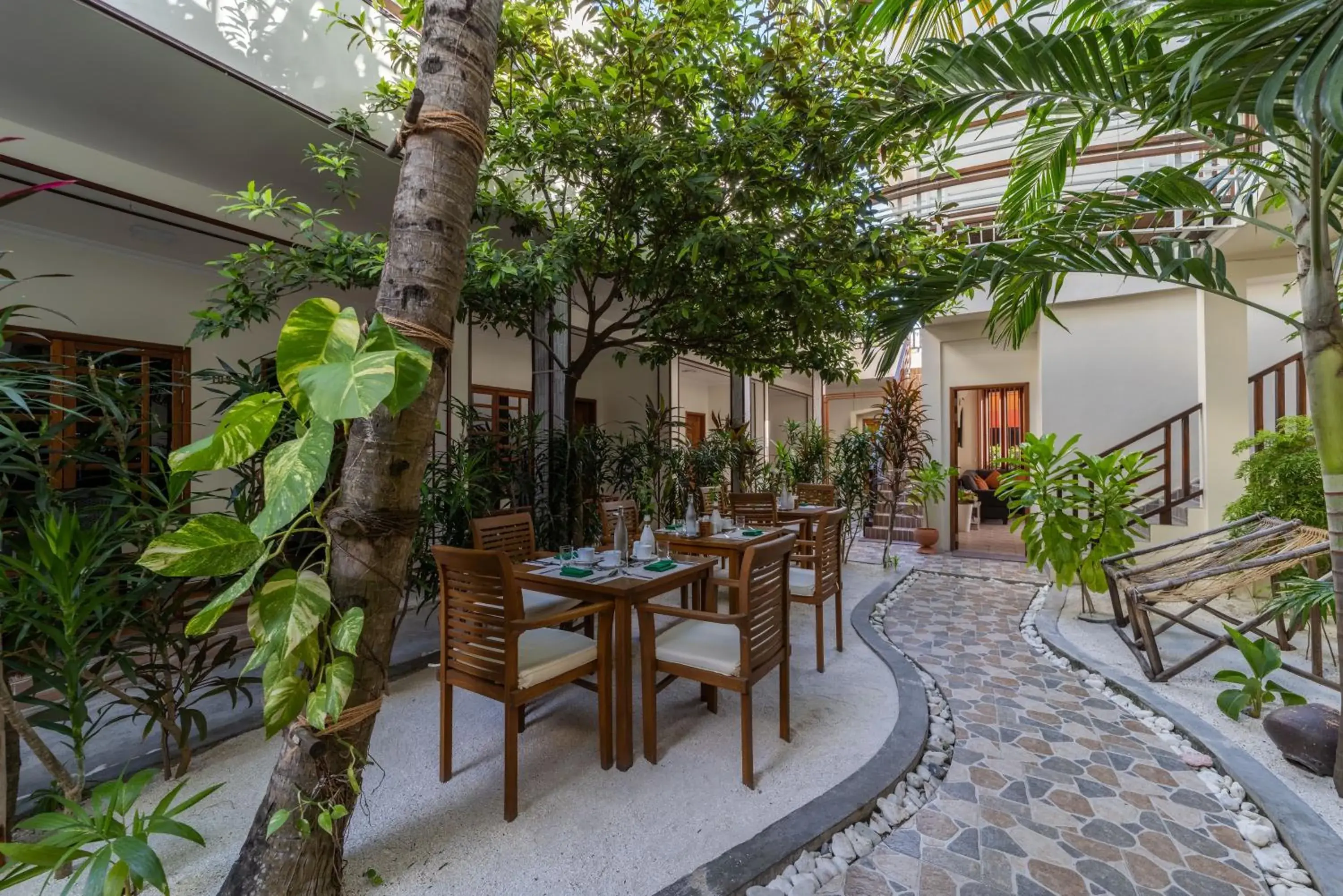 Property building in Kamadhoo Inn Property building in Kamadhoo Inn