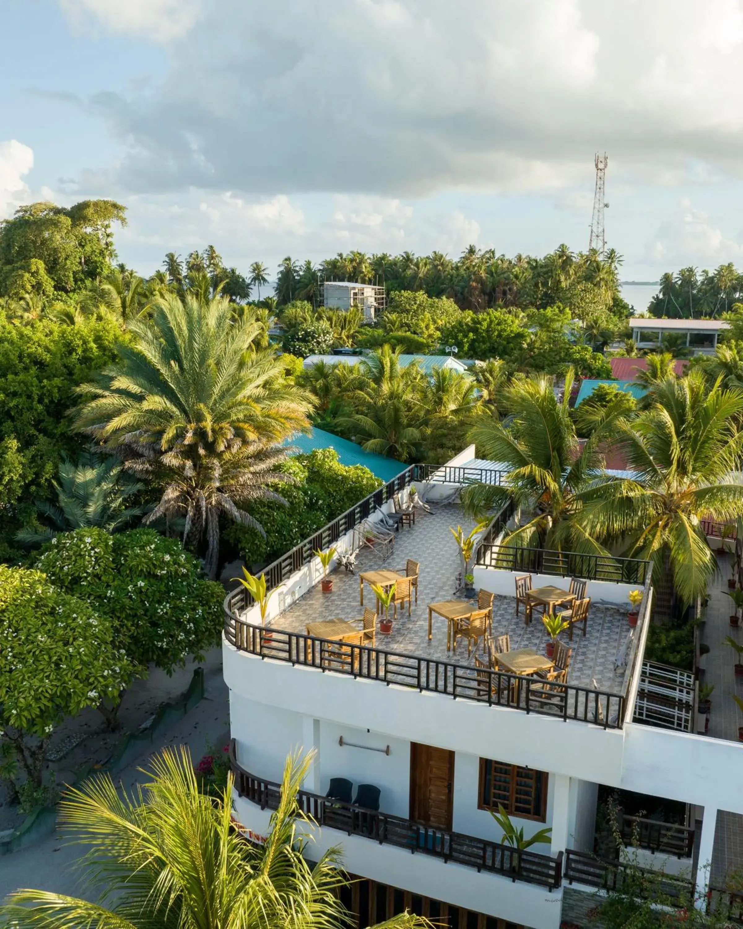 Property building in Kamadhoo Inn Property building in Kamadhoo Inn