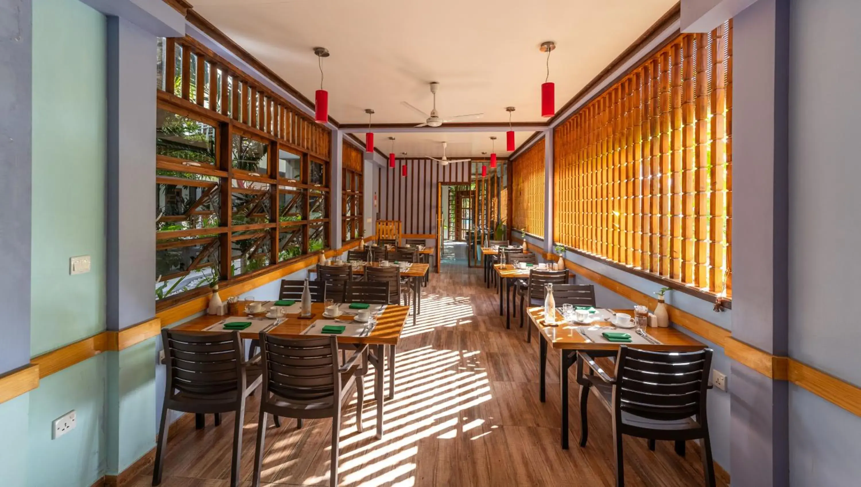 Restaurant/places to eat in Kamadhoo Inn Restaurant/places to eat in Kamadhoo Inn