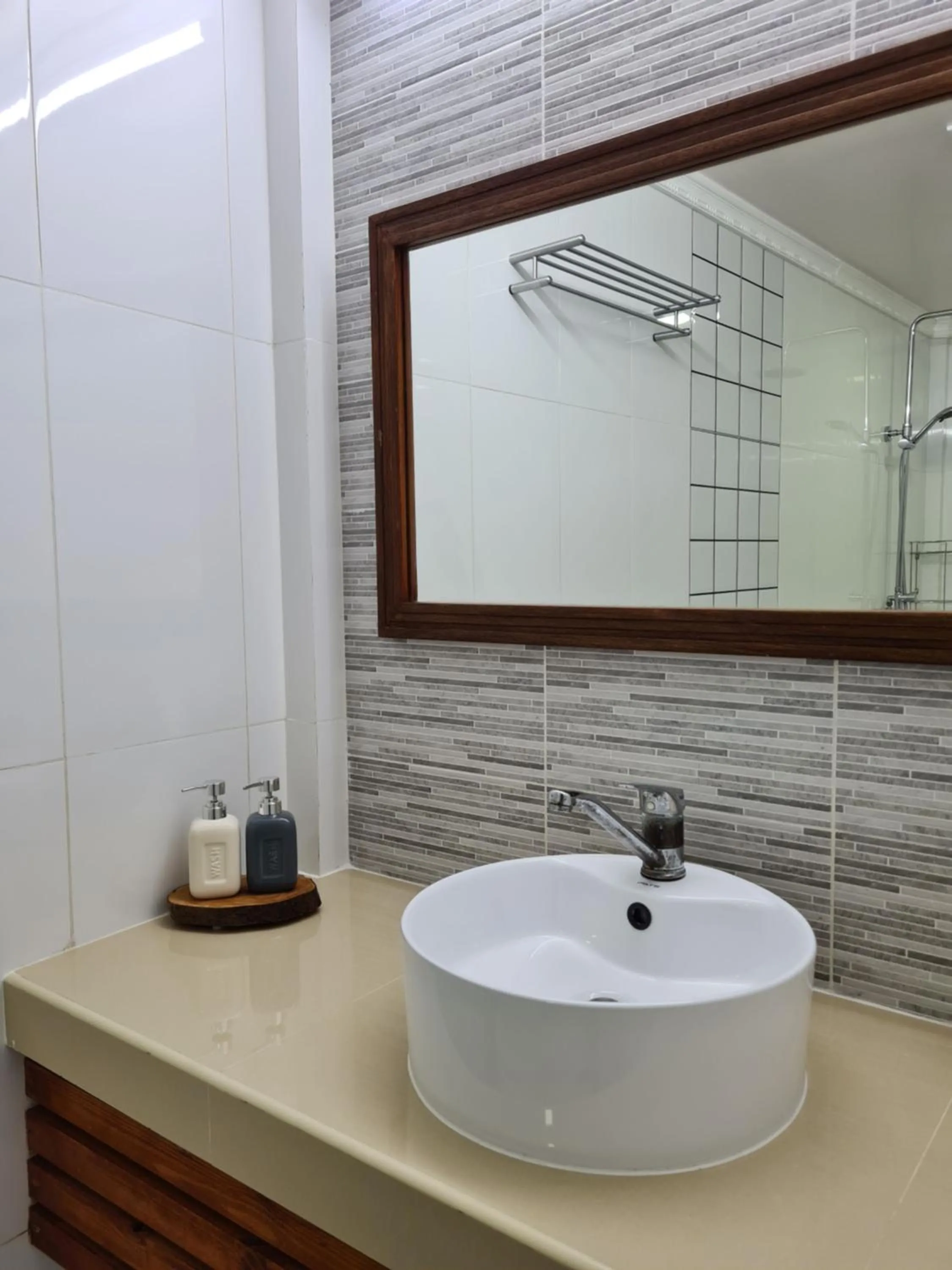 Bathroom in Kamadhoo Inn