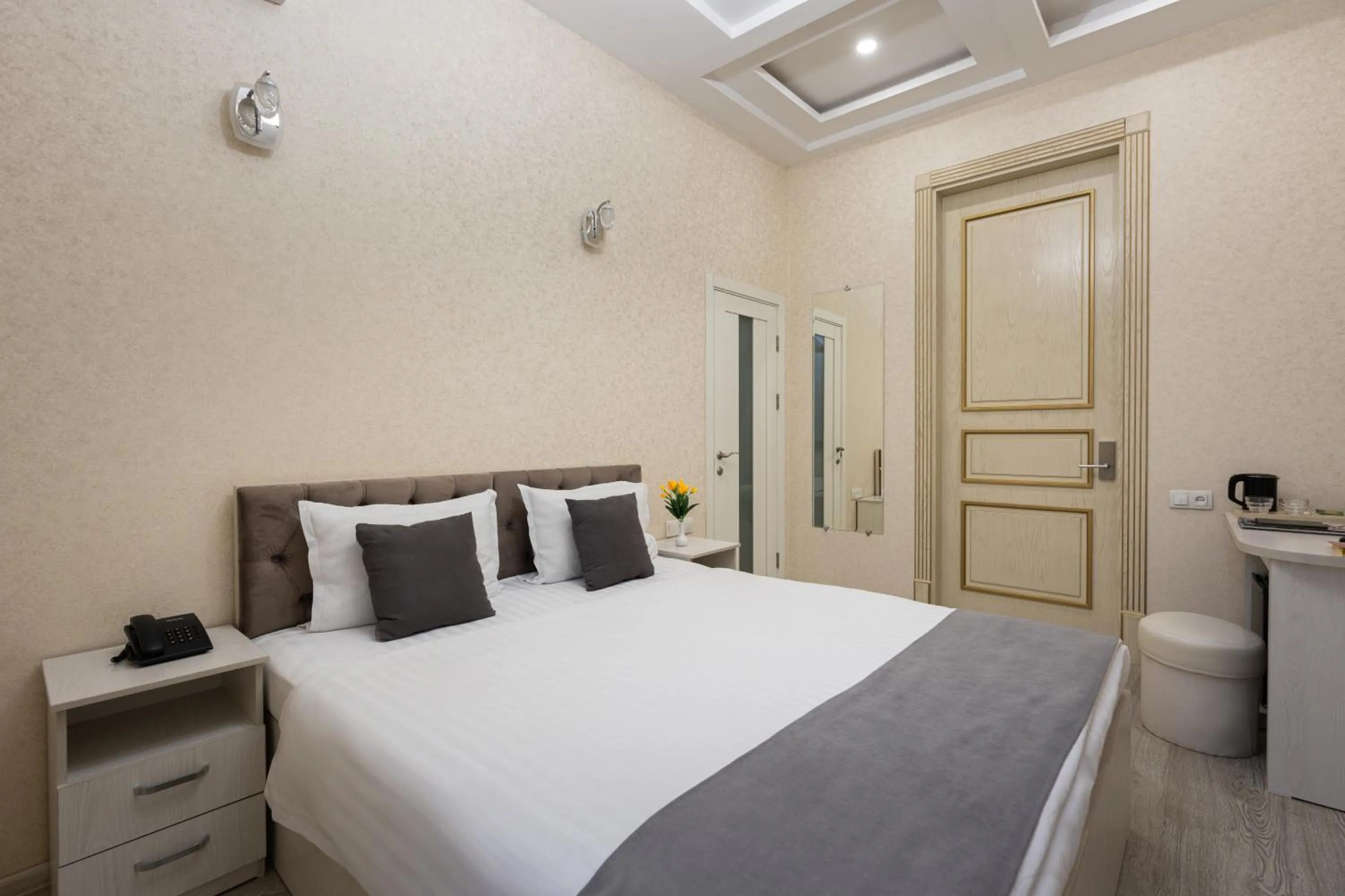 Photo of the whole room, Bed in Shoxjahon Hotel - 600 Mbps Internet