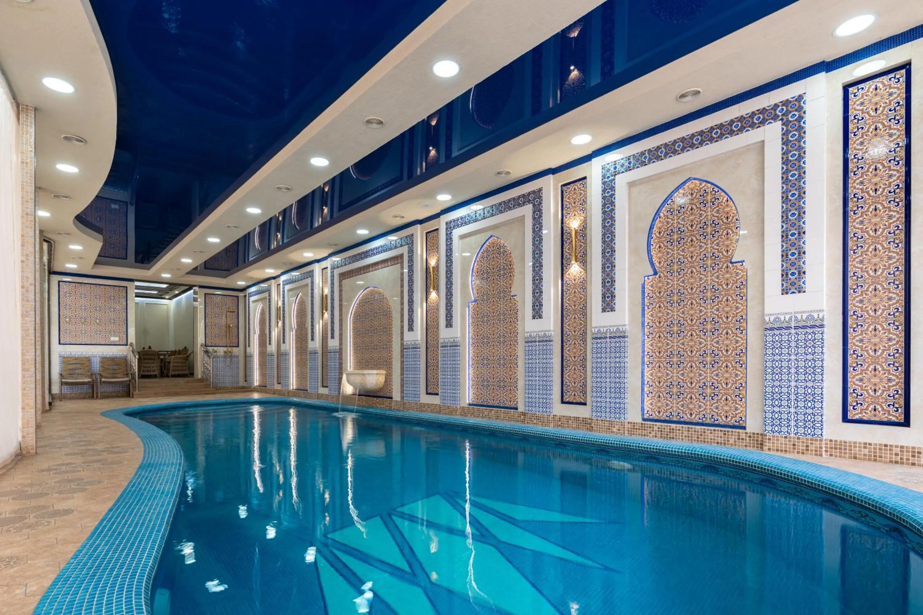 Swimming pool in Shoxjahon Hotel - 600 Mbps Internet